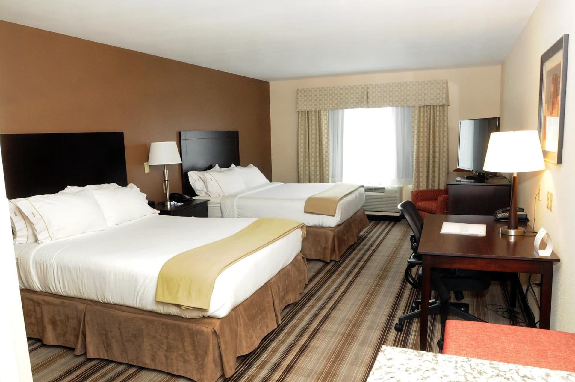 Holiday Inn Express & Suites Cambridge by IHG gallery photo in Cambridge, OH — image 17