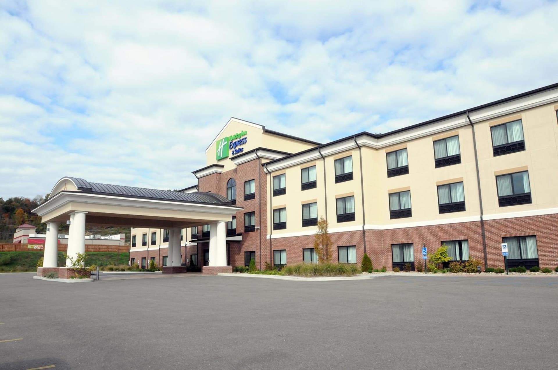 Holiday Inn Express & Suites Cambridge by IHG gallery photo in Cambridge, OH — image 8