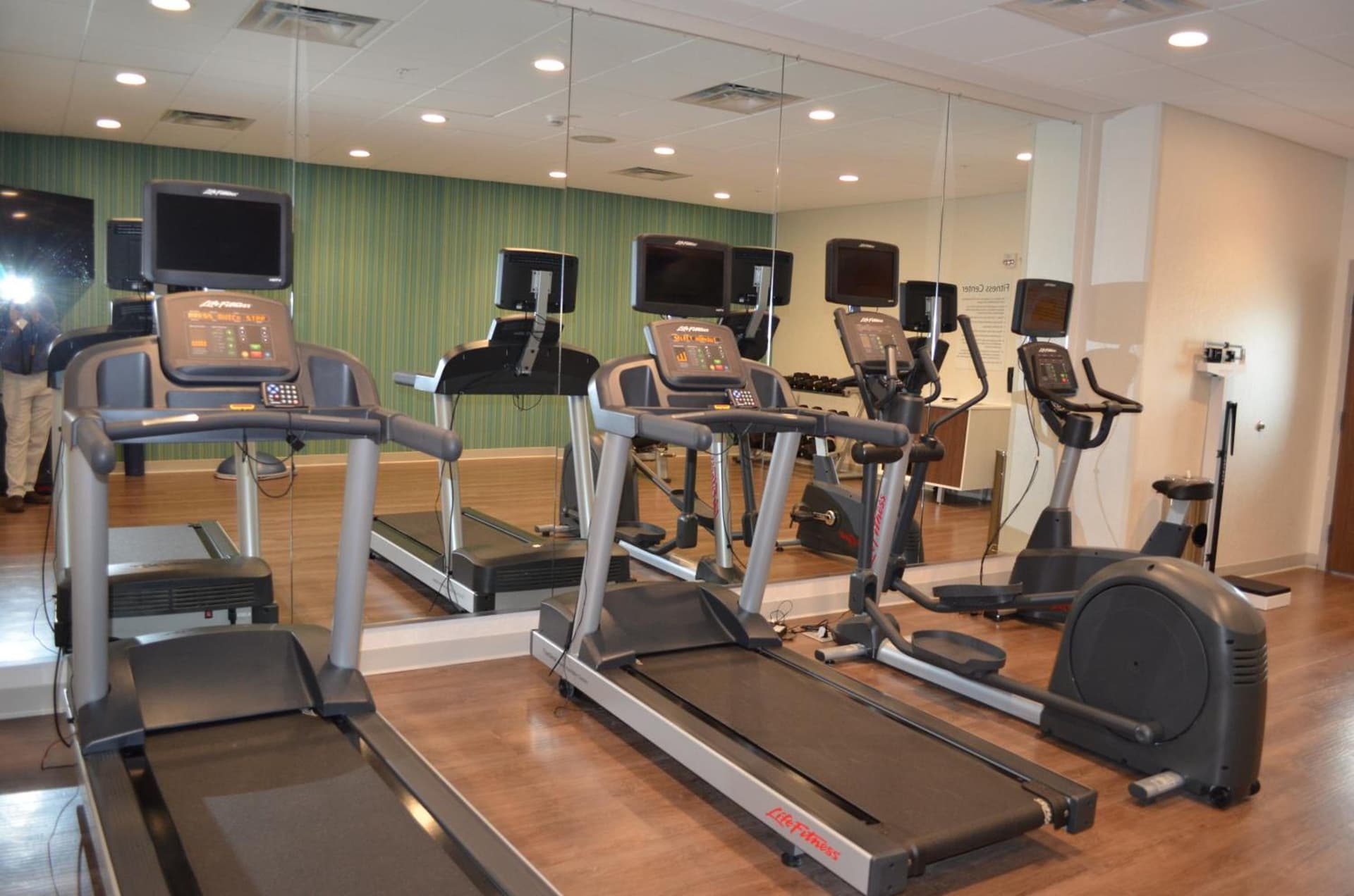 Holiday Inn Express & Suites - Charlotte NE - University Area by IHG gallery photo in Charlotte, NC — image 25