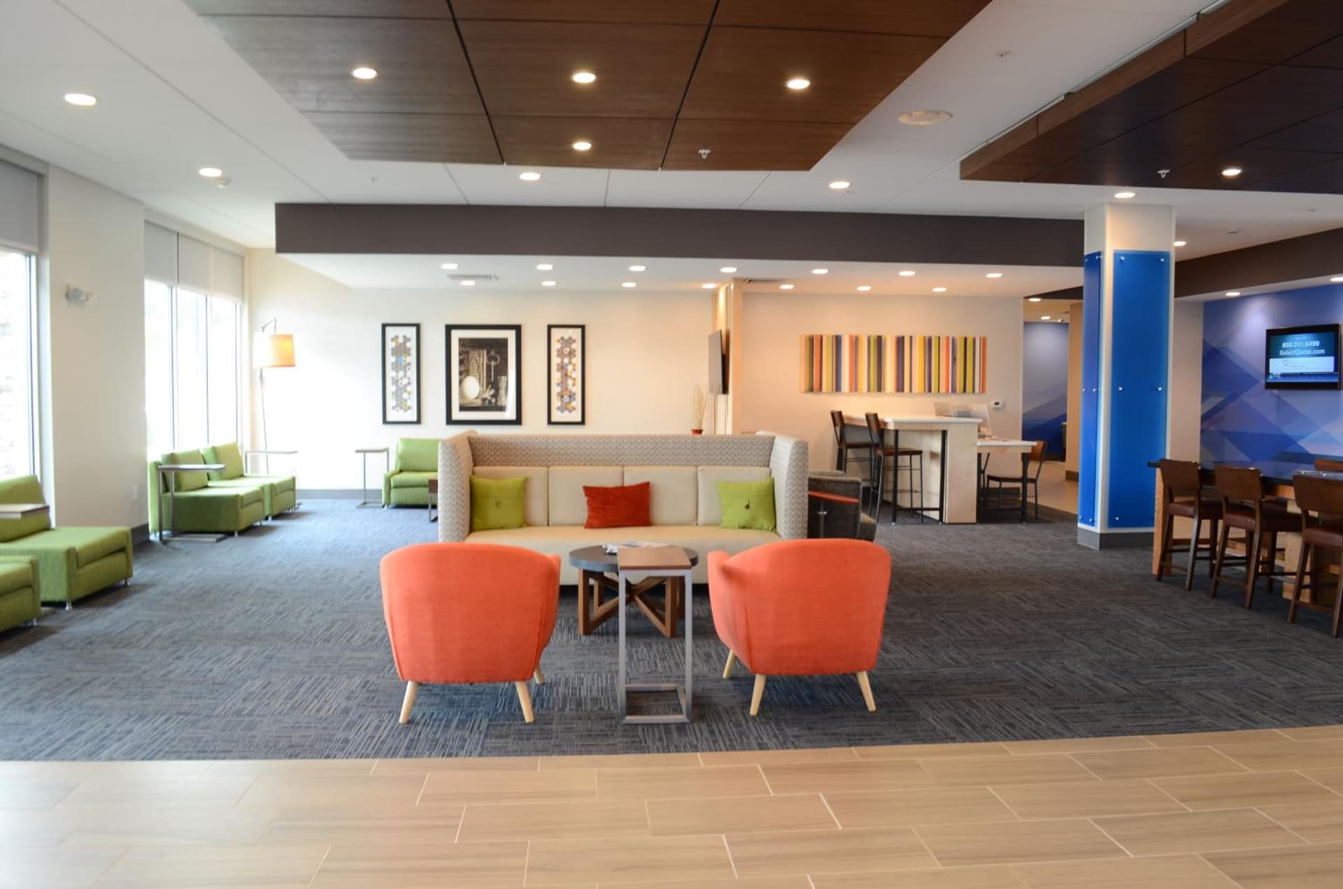 Holiday Inn Express & Suites - Charlotte NE - University Area by IHG property views in Charlotte, NC — gallery photo 3