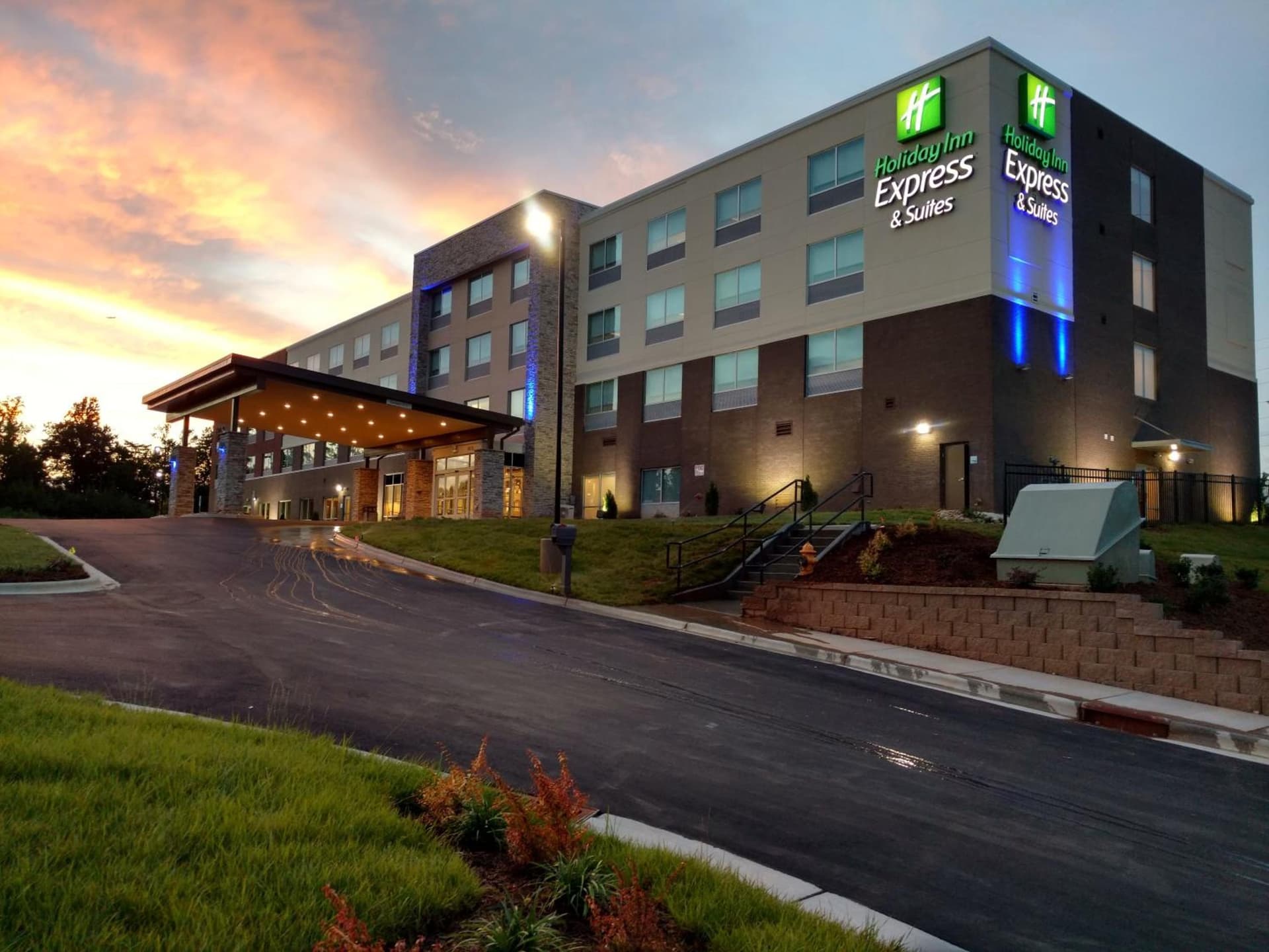 Holiday Inn Express & Suites - Charlotte NE - University Area by IHG gallery photo in Charlotte, NC — image 19
