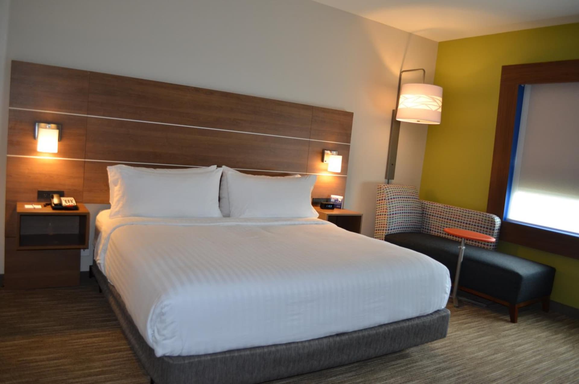 Holiday Inn Express & Suites - Charlotte NE - University Area by IHG interior in Charlotte, NC — gallery photo 2