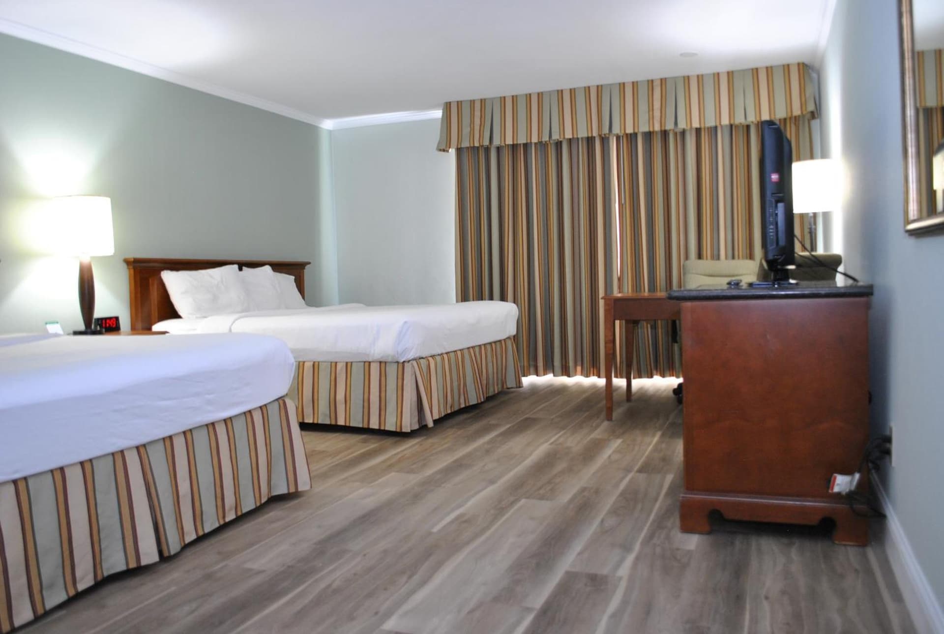 Hotel Piccadilly gallery photo in Fresno, CA — image 54