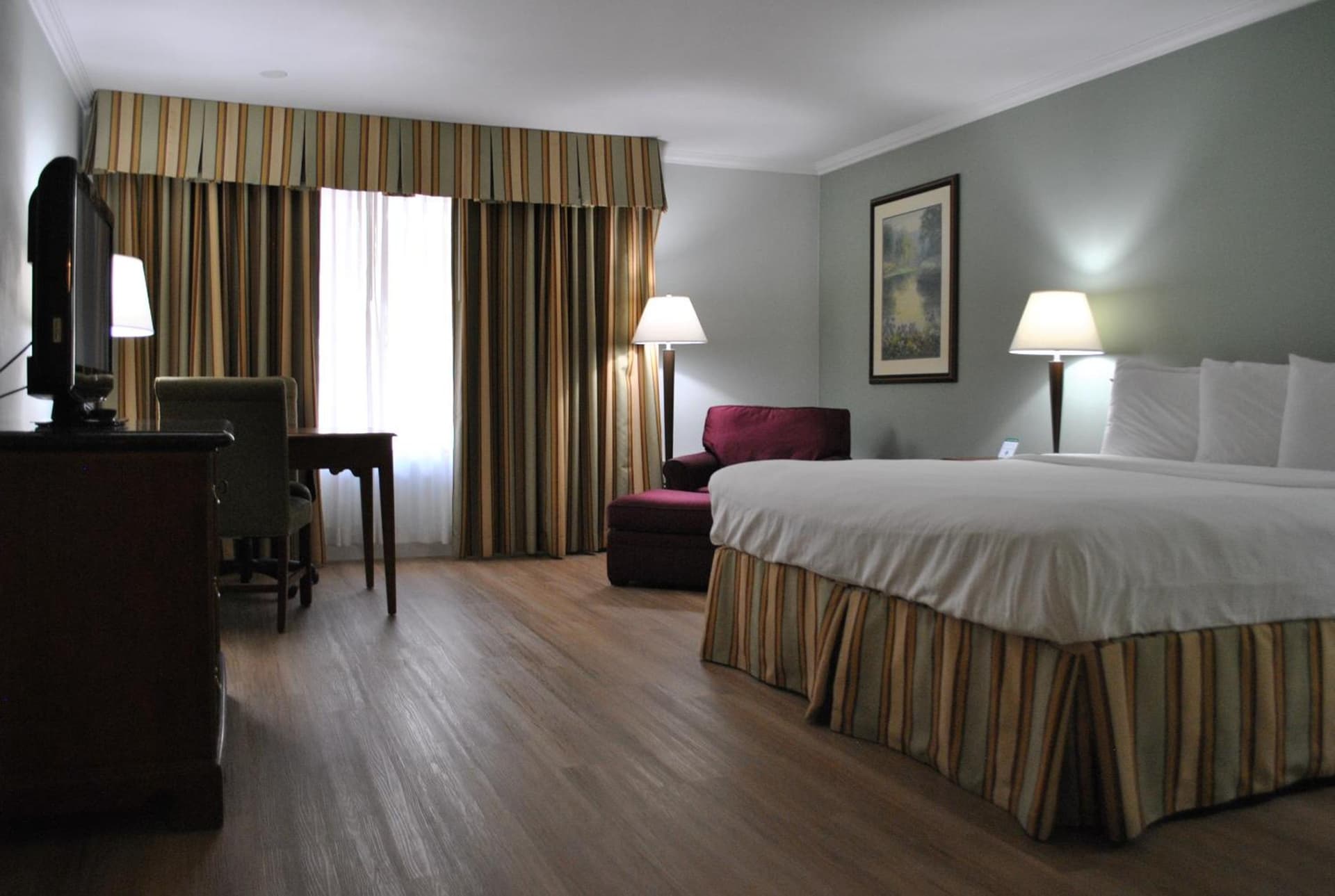Hotel Piccadilly gallery photo in Fresno, CA — image 52