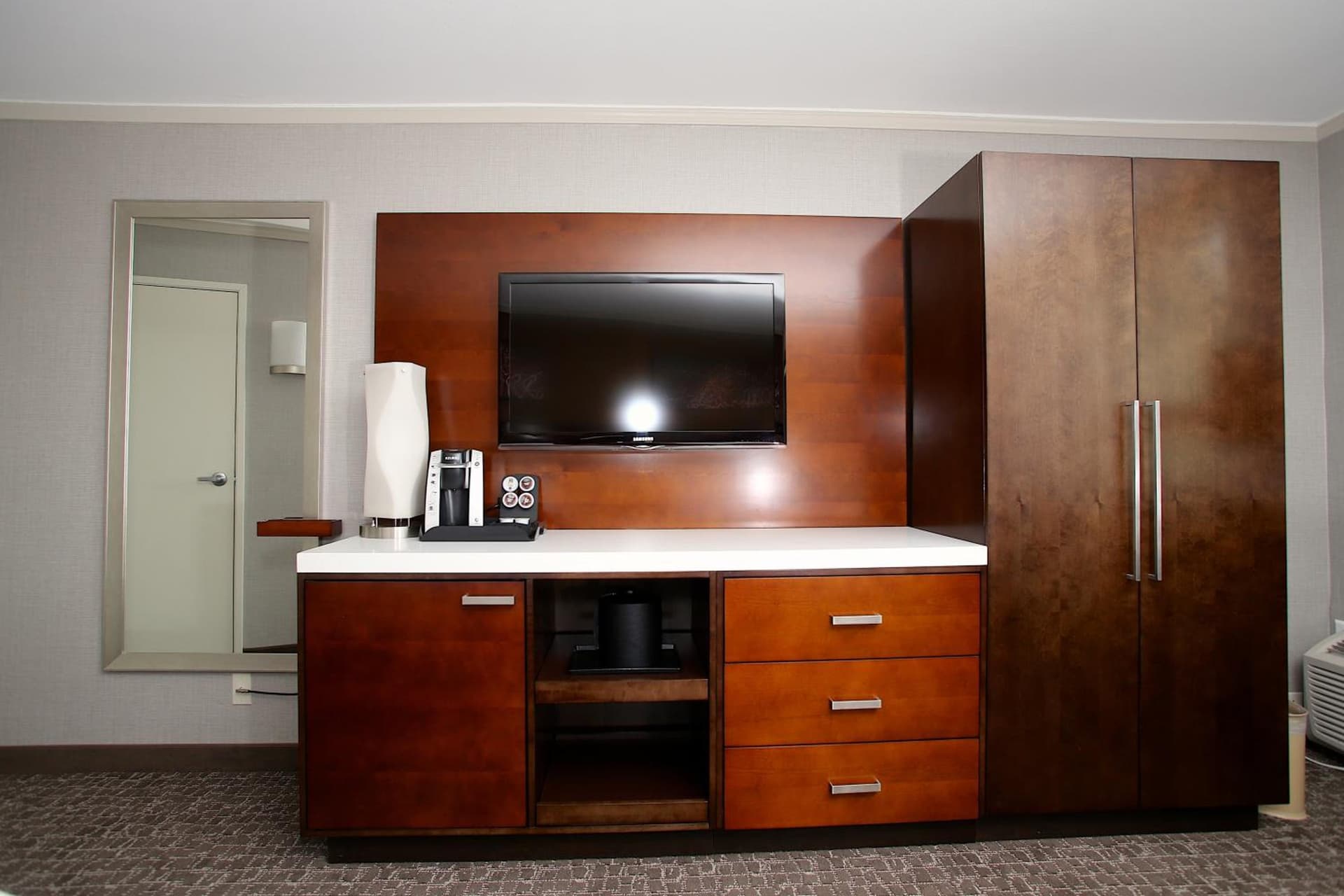Holiday Inn Long Beach - Airport by IHG gallery photo in Long Beach, CA — image 52