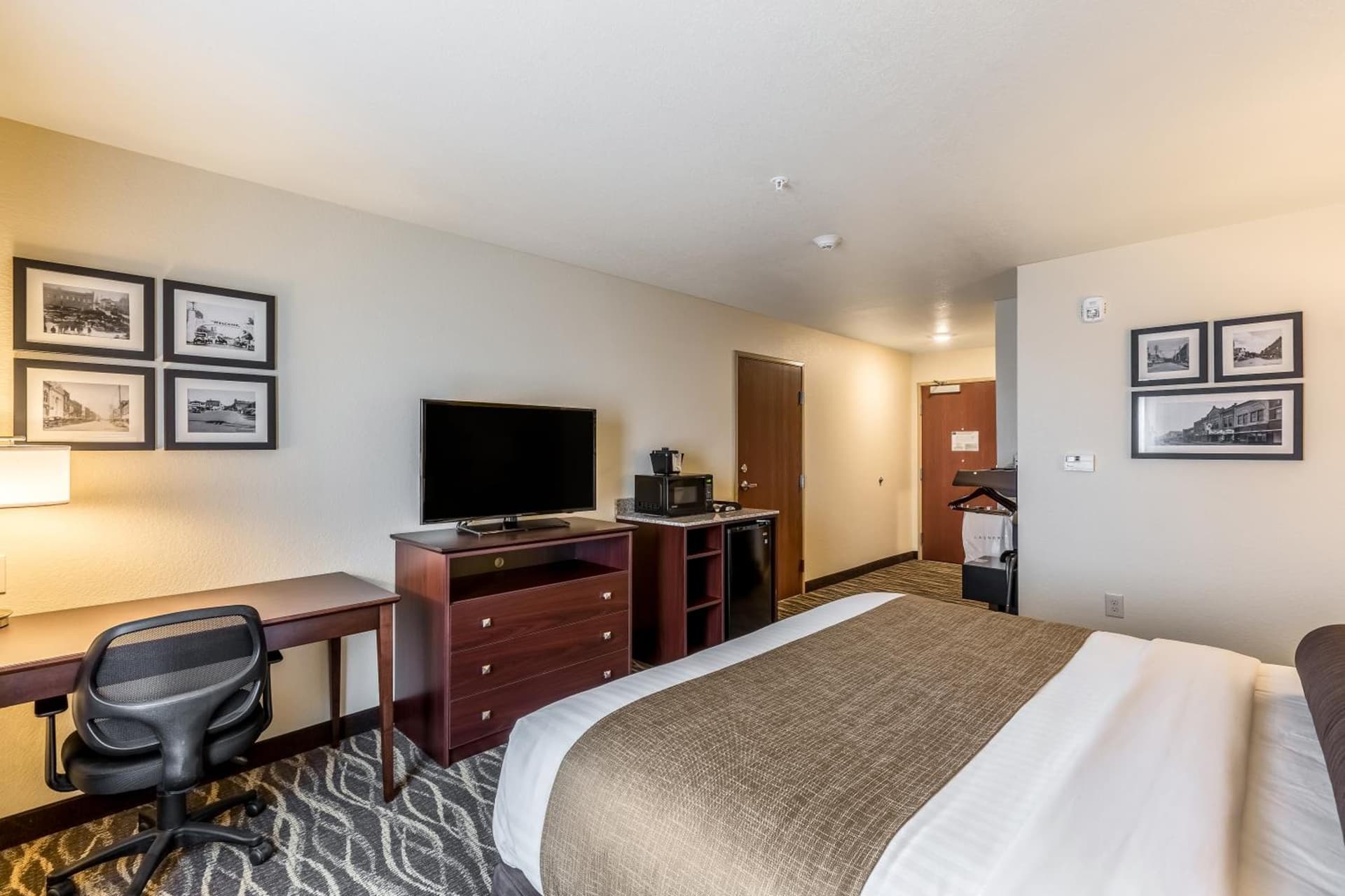 Cobblestone Hotel & Suites - Chippewa Falls gallery photo in Chippewa Falls, WI — image 8