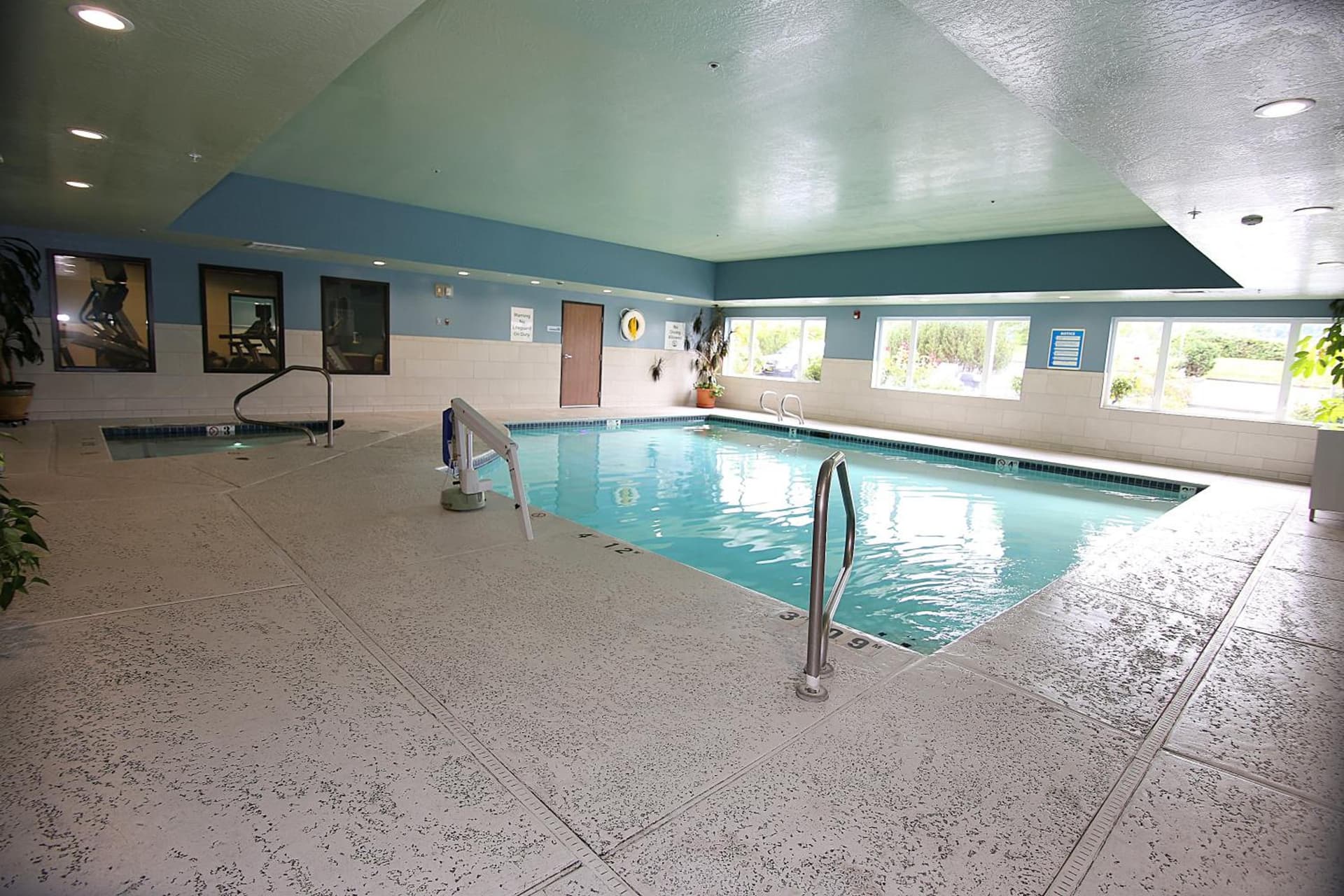 Holiday Inn Express Hotel & Suites Ashland by IHG gallery photo in Ashland, OR — image 51