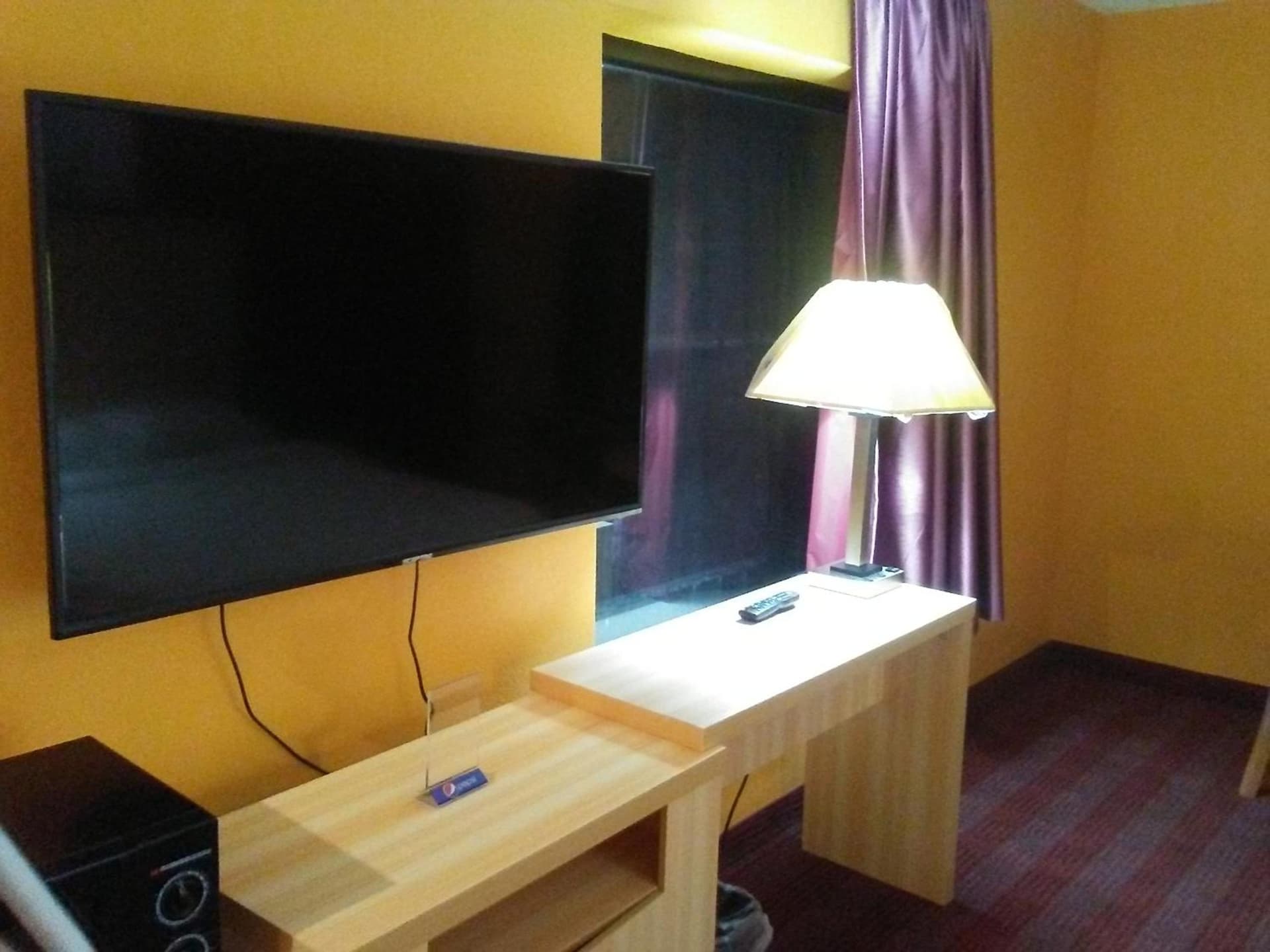 Ashburn Inn Of Manning interior in Manning, SC — gallery photo 2