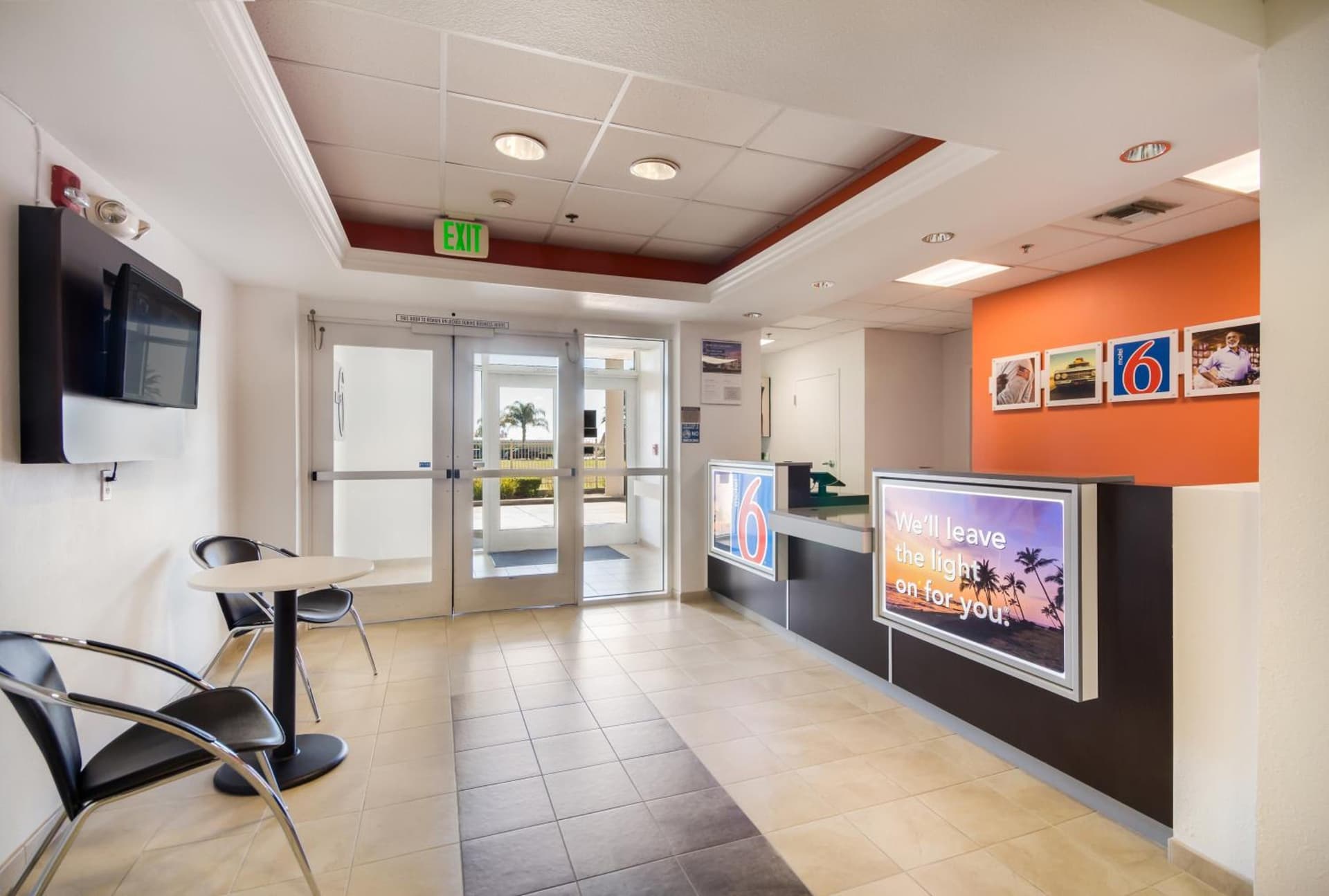 Howard Johnson by Wyndham Lemoore Near Naval Air Station gallery photo in Lemoore, CA — image 5