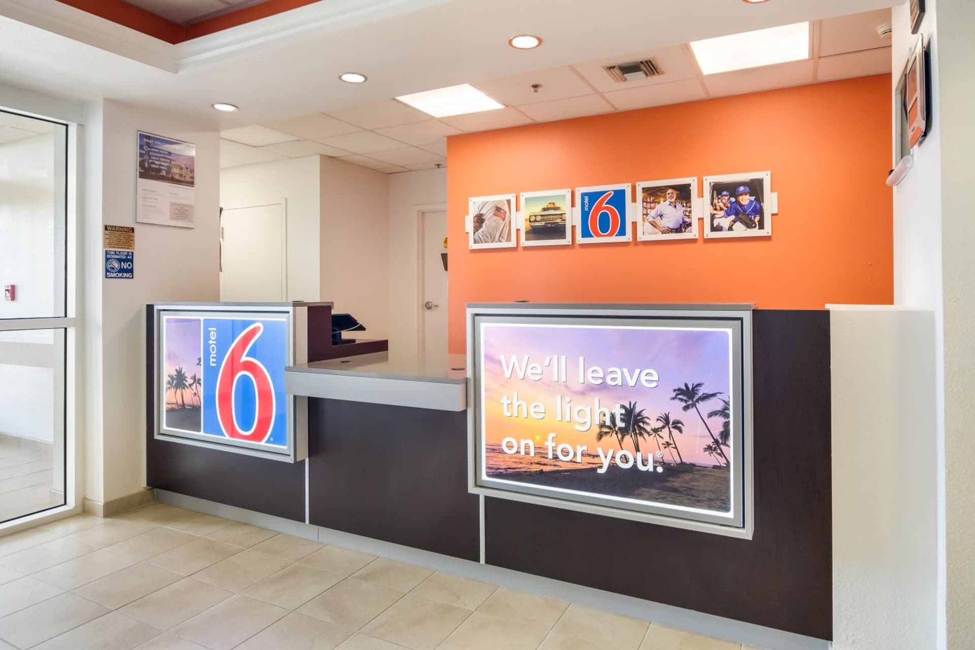 Howard Johnson by Wyndham Lemoore Near Naval Air Station gallery photo in Lemoore, CA — image 8