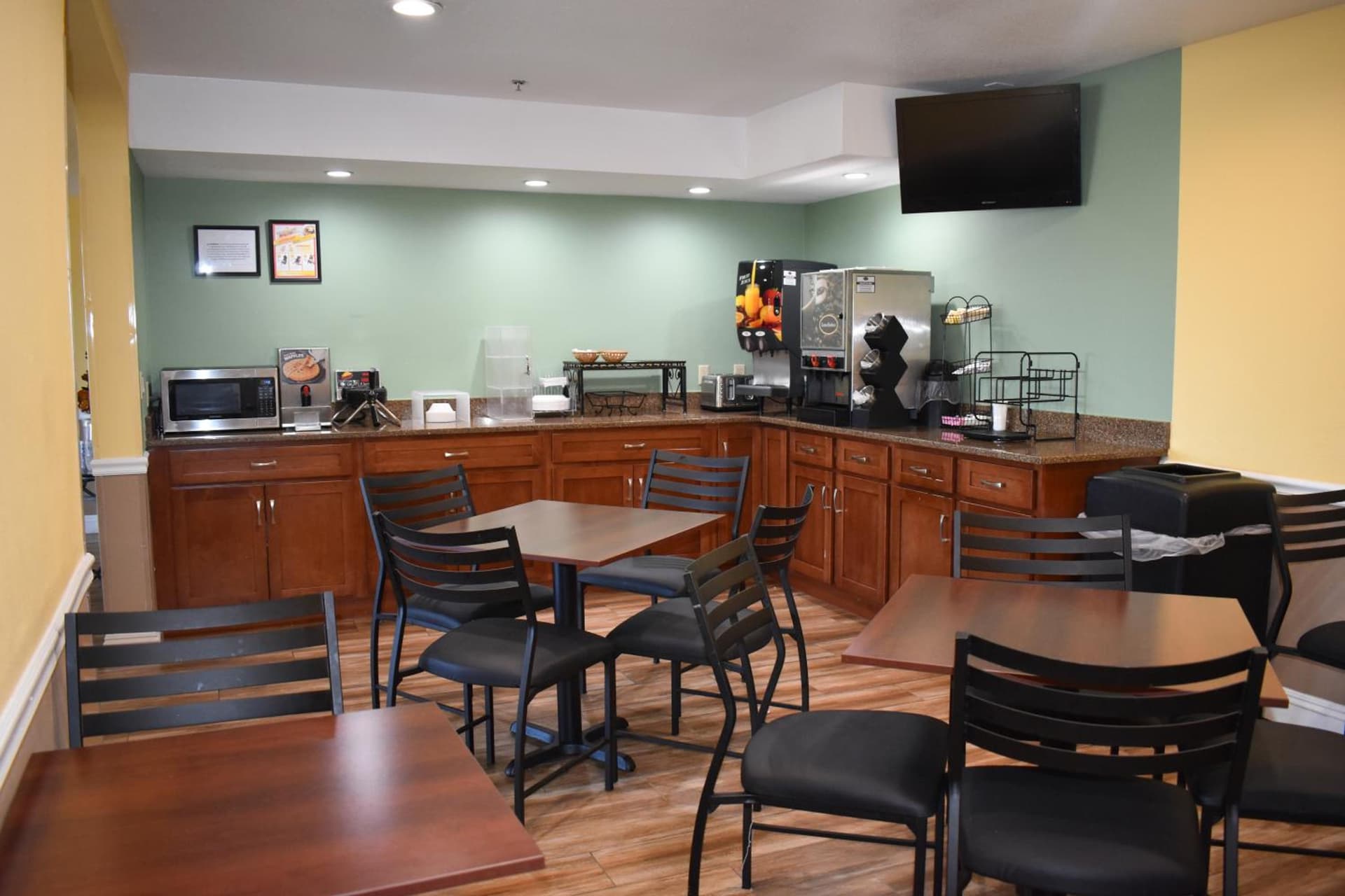 Baymont by Wyndham Manteca gallery photo in Manteca, CA — image 11