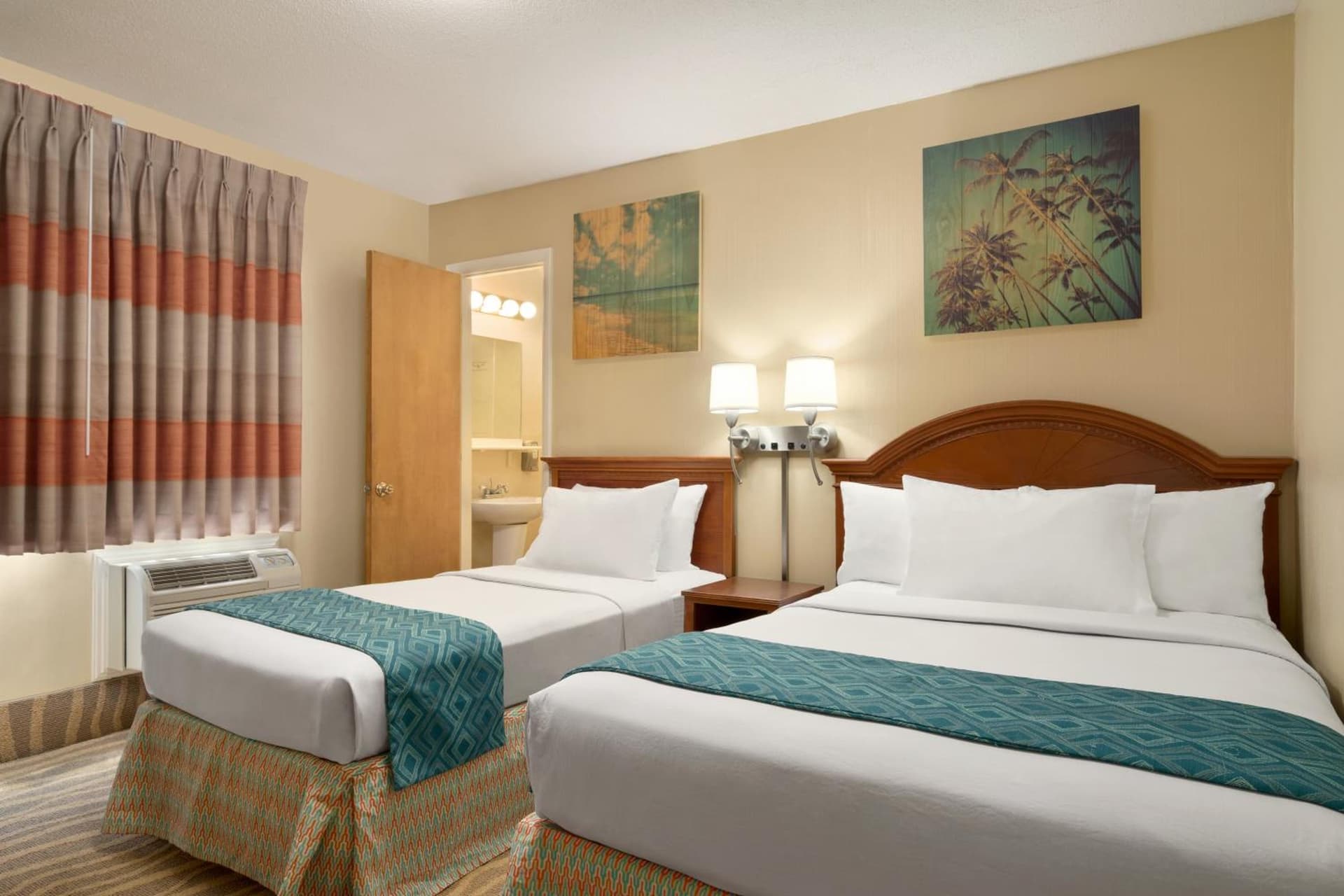 Plim Plaza Hotel property views in Ocean City, MD — gallery photo 3