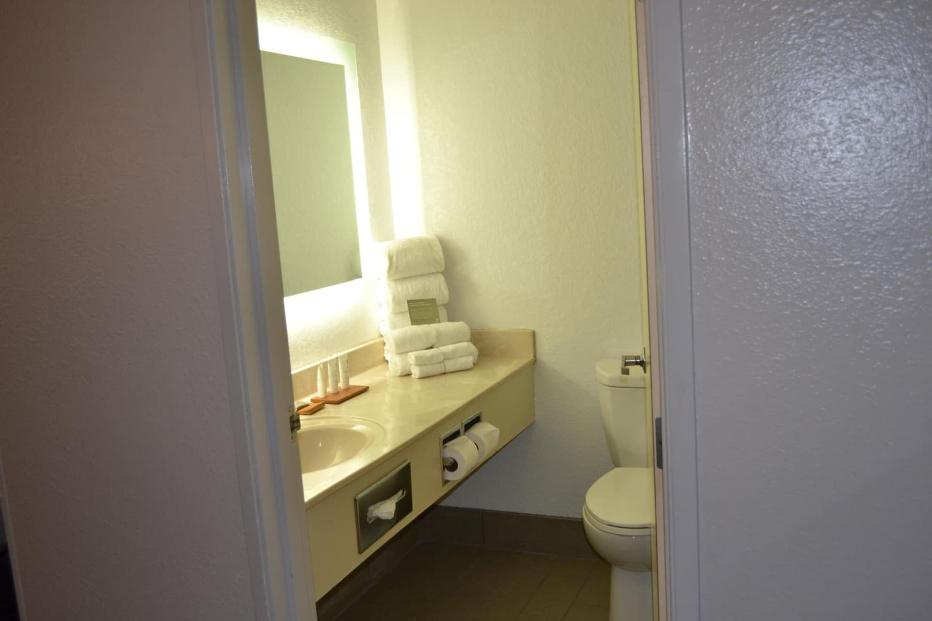 Country Inn & Suites by Radisson, Fairview Heights, IL gallery photo in Fairview Heights, IL — image 4