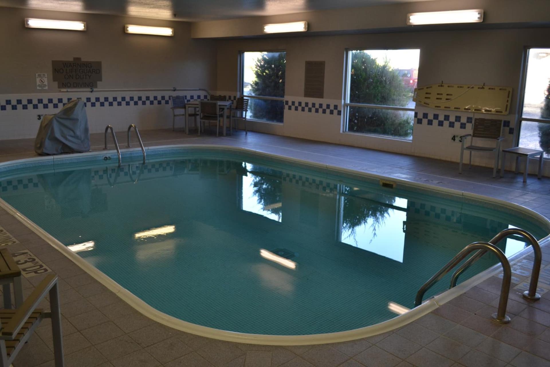 Country Inn & Suites by Radisson, Fairview Heights, IL interior in Fairview Heights, IL — gallery photo 2