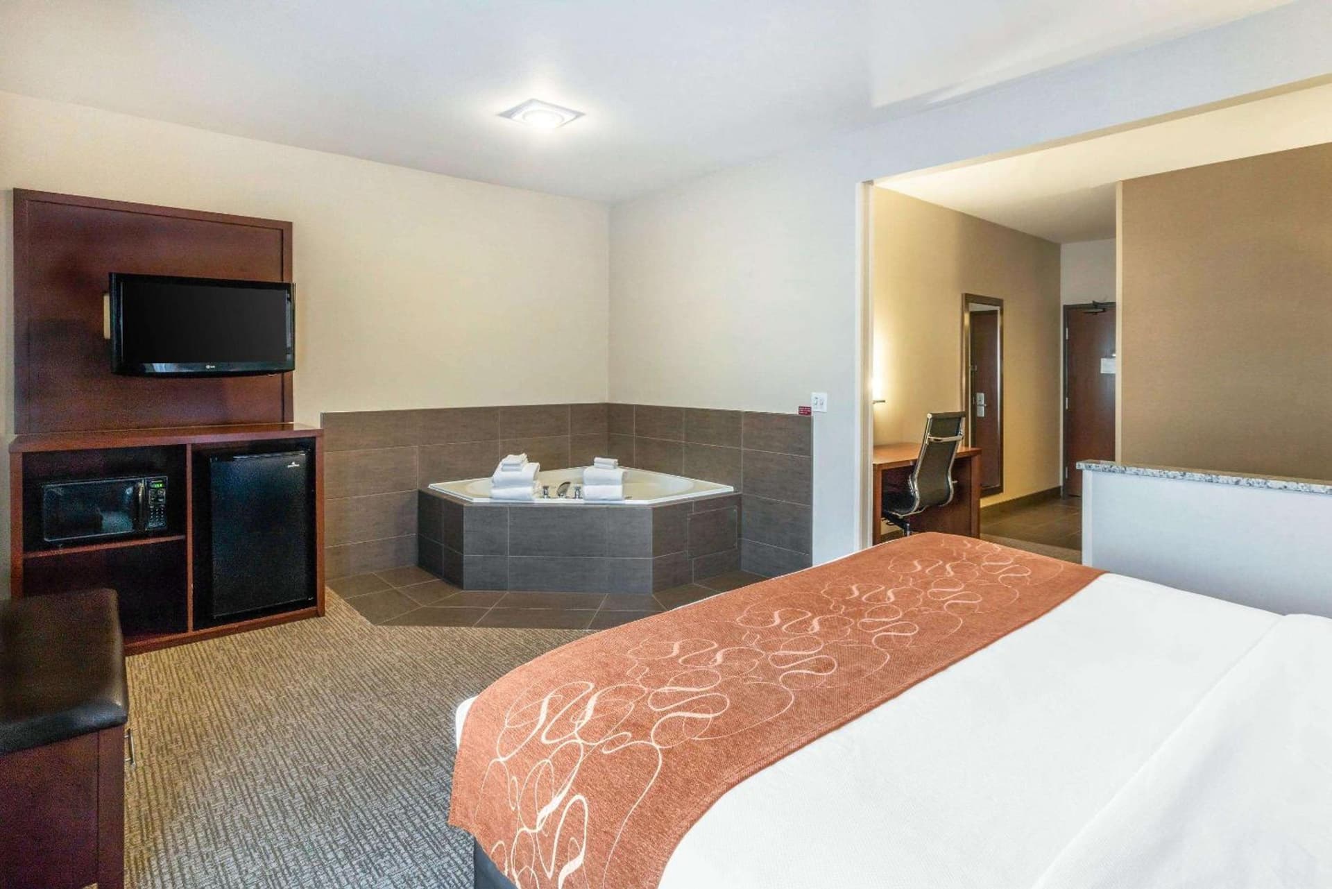 Comfort Suites Yakima gallery photo in Yakima, WA — image 6