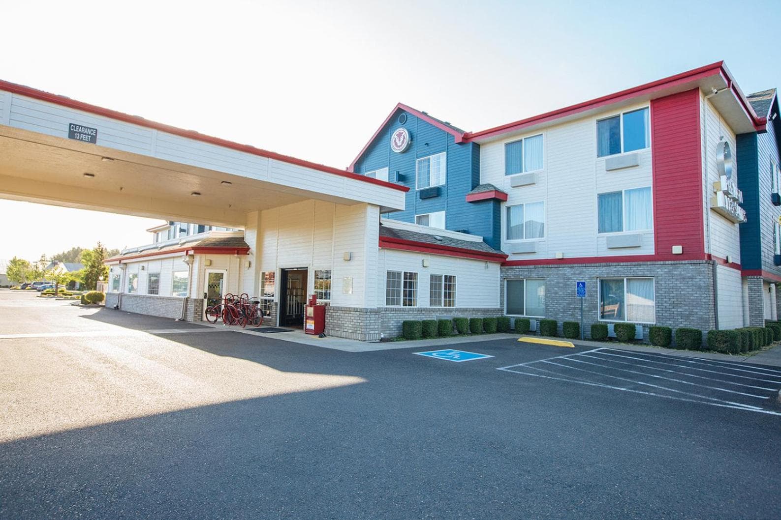 Red Lion Inn & Suites McMinnville gallery photo in McMinnville, OR — image 19