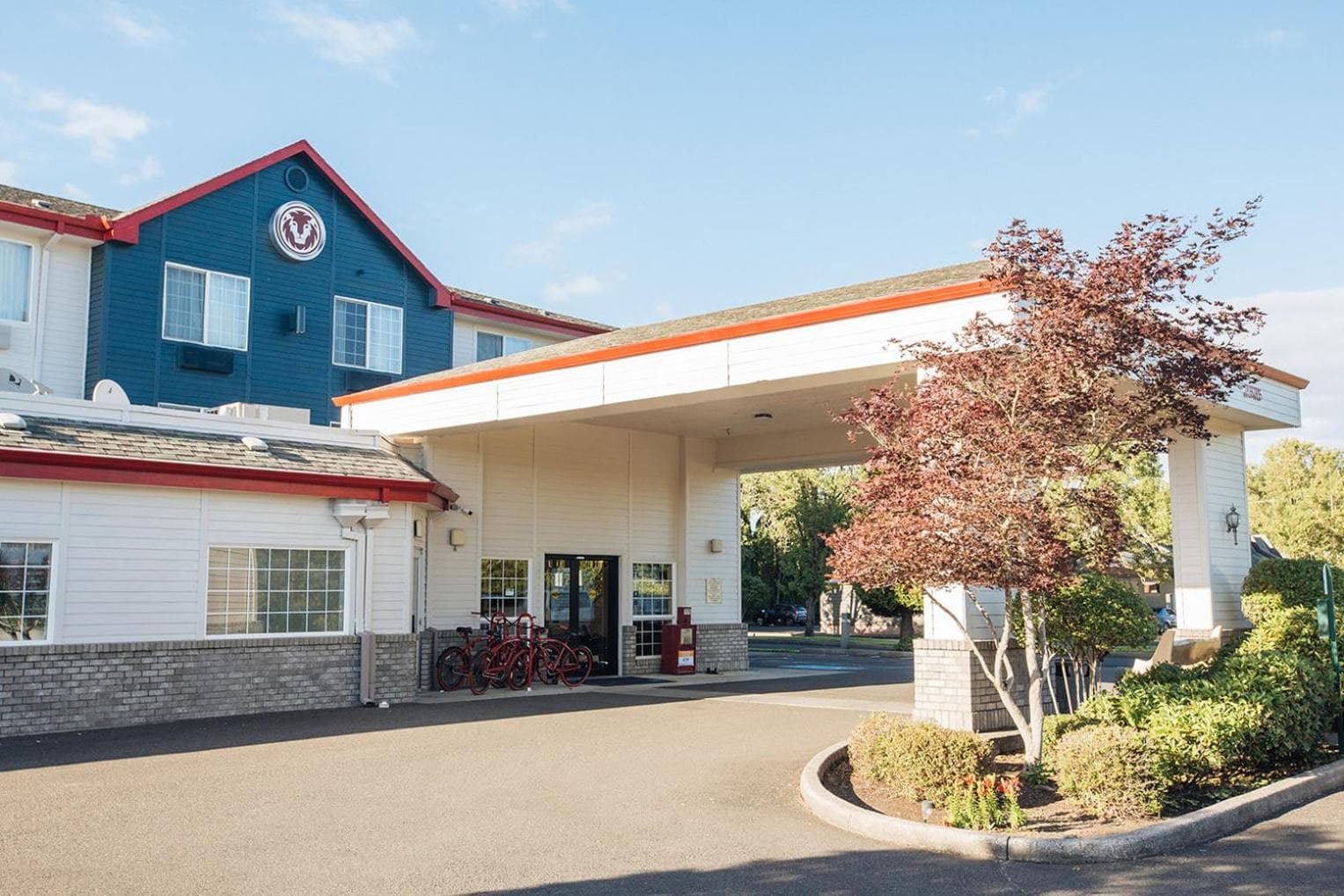Red Lion Inn & Suites McMinnville featured exterior or lobby in McMinnville, OR — similar hotel