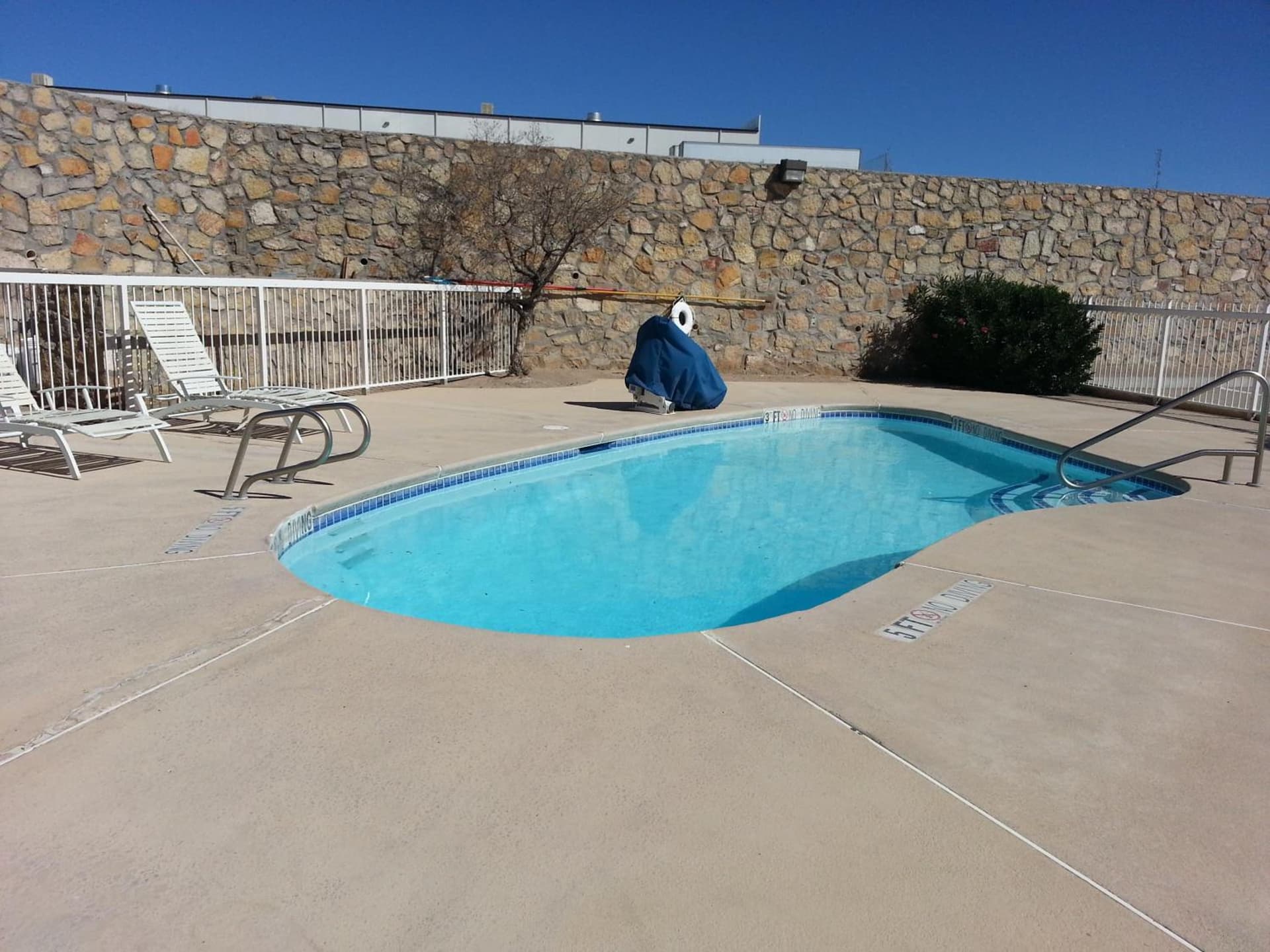Motel 6-El Paso, TX - Southeast gallery photo in El Paso, TX — image 37