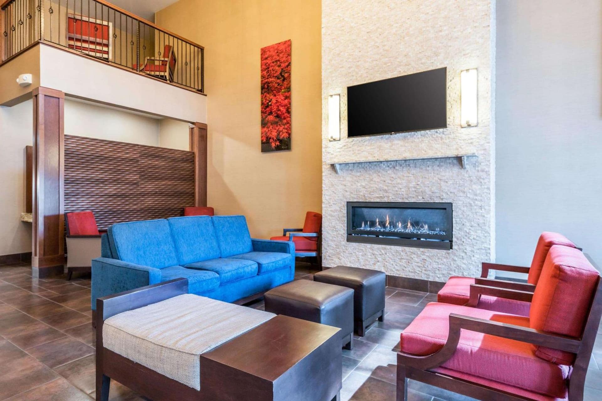 Comfort Suites Yakima property views in Yakima, WA — gallery photo 3