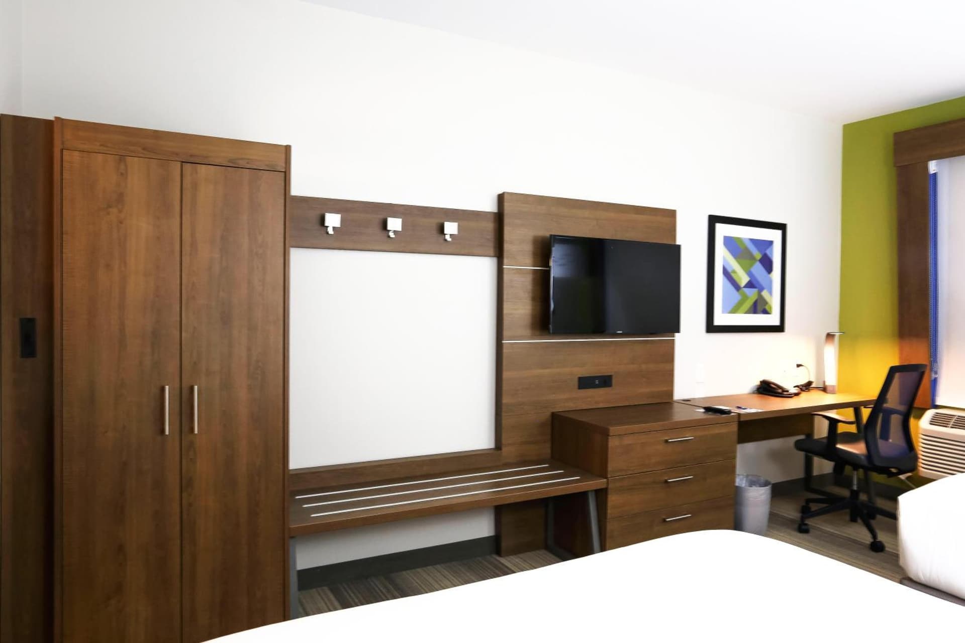 Holiday Inn Express & Suites - Houston IAH - Beltway 8 by IHG gallery photo in Houston, TX — image 5