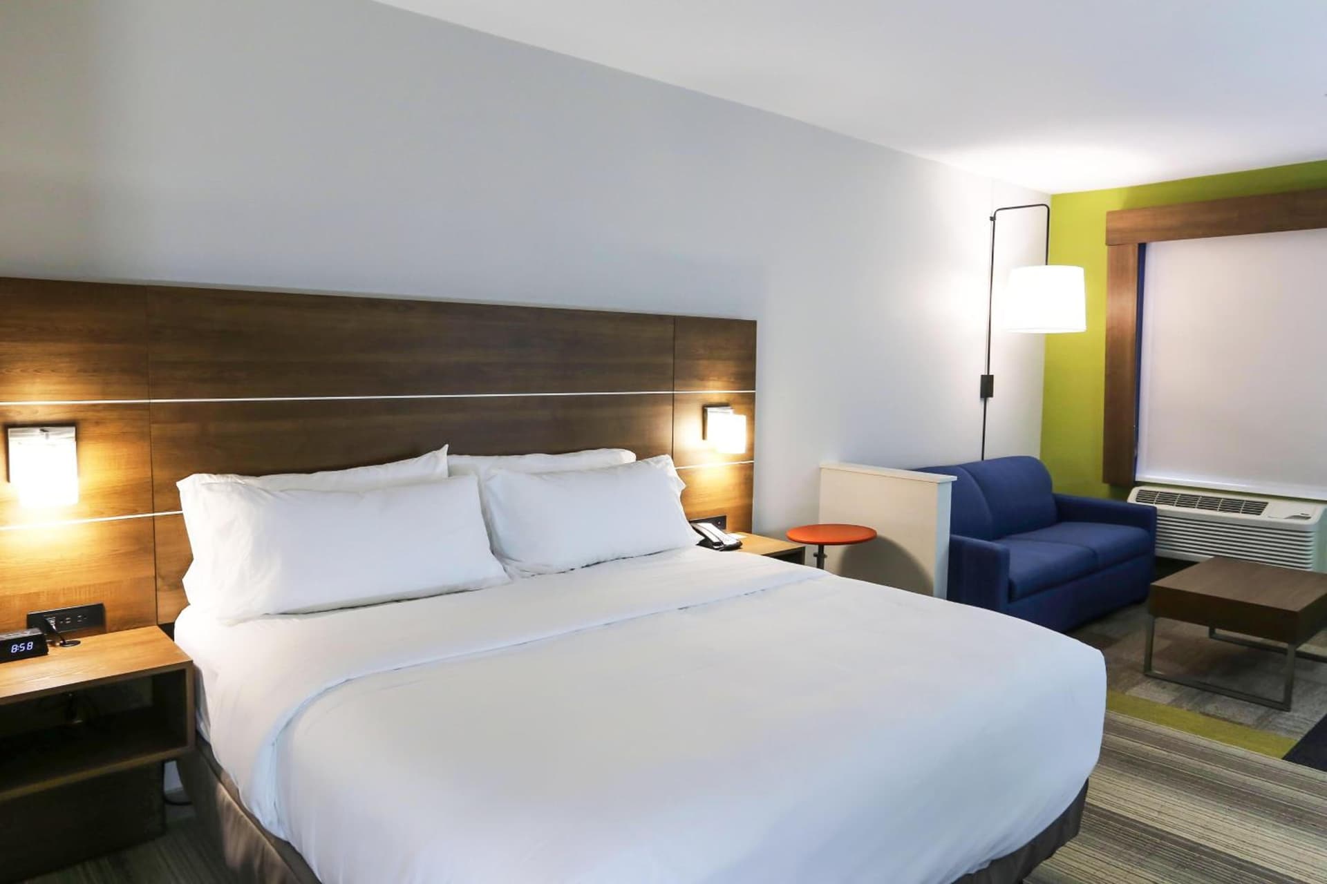 Holiday Inn Express & Suites - Houston IAH - Beltway 8 by IHG gallery photo in Houston, TX — image 7