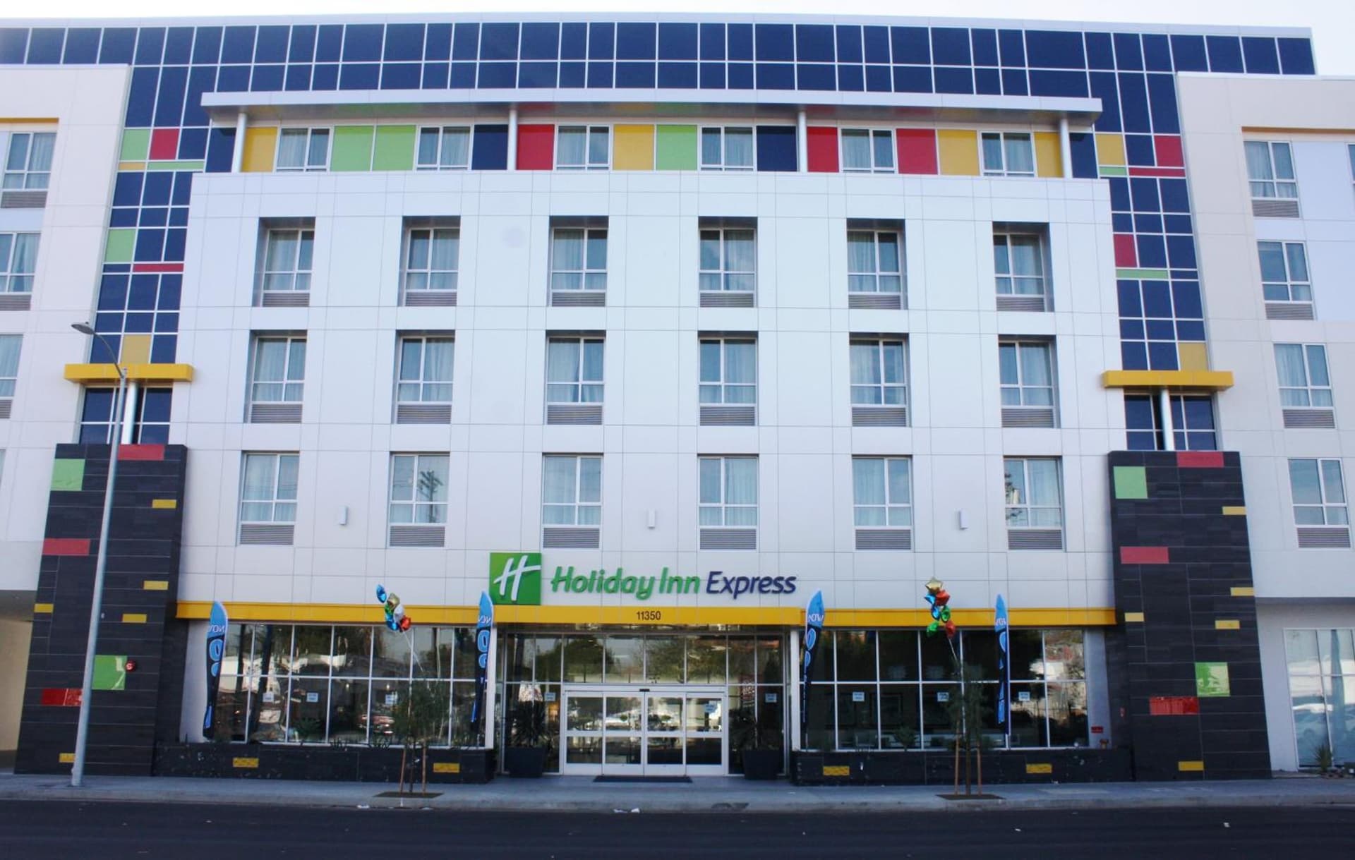 Hampton Inn by Hilton North Hollywood interior in North Hollywood, CA — gallery photo 2