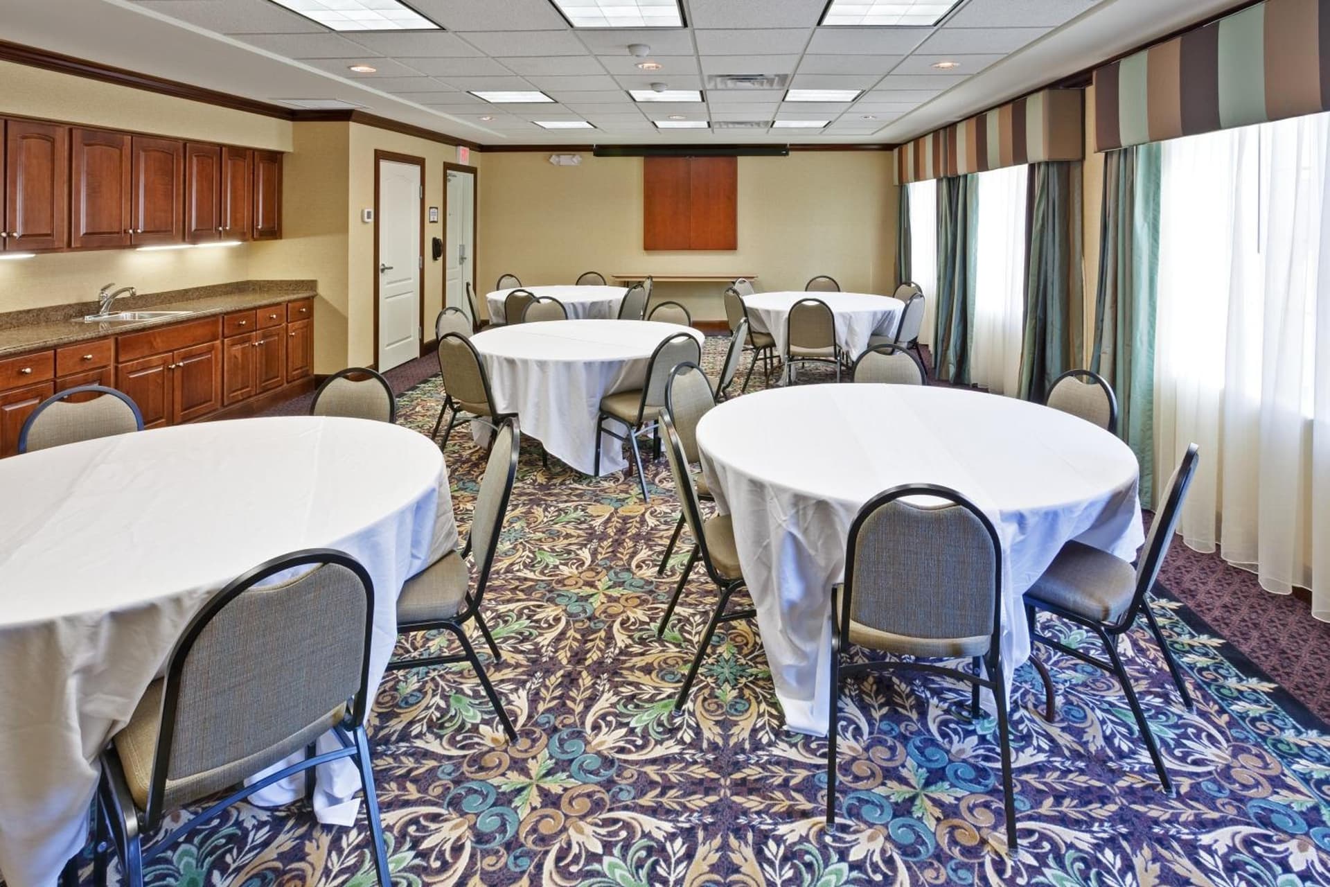 Staybridge Suites Indianapolis-Carmel by IHG property views in Carmel, IN — gallery photo 3