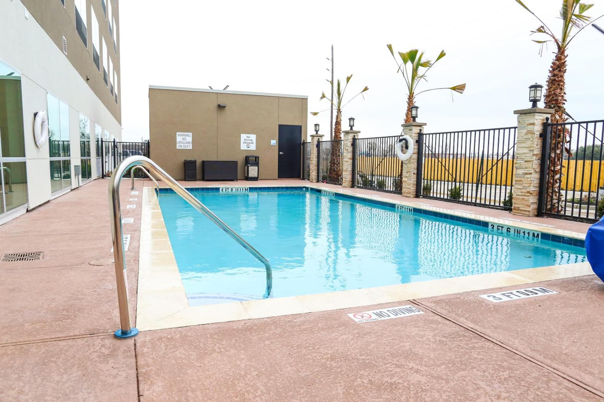 Holiday Inn Express & Suites - Houston IAH - Beltway 8 by IHG gallery photo in Houston, TX — image 47