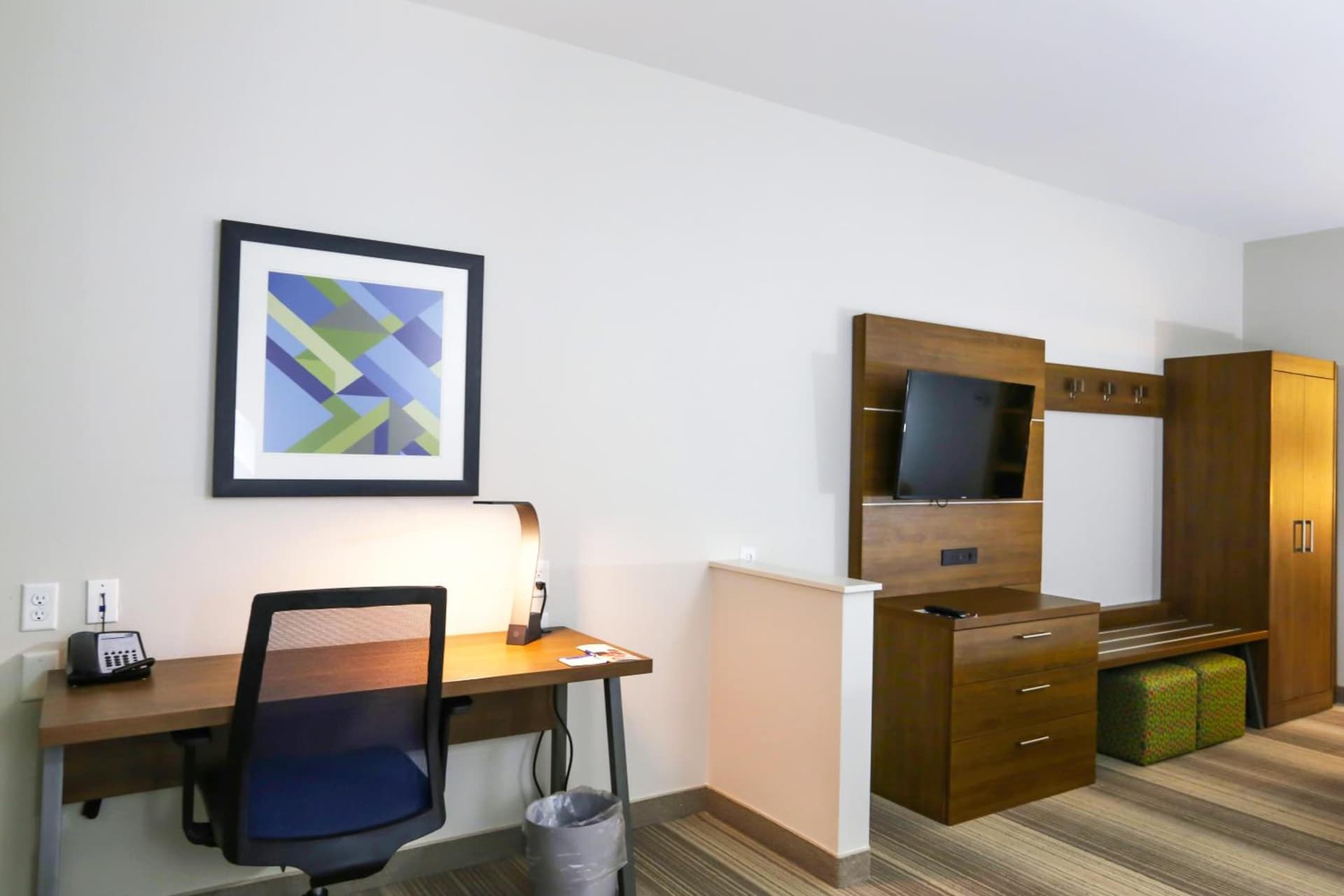 Holiday Inn Express & Suites - Houston IAH - Beltway 8 by IHG gallery photo in Houston, TX — image 19