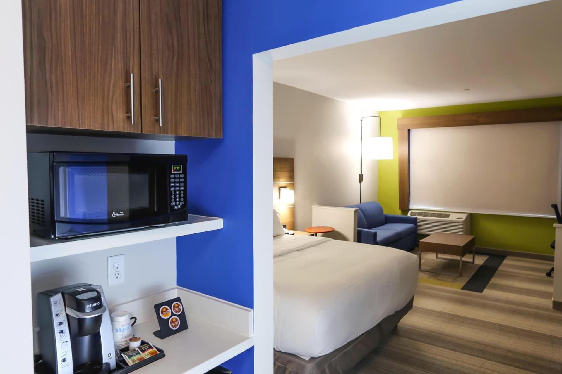 Holiday Inn Express & Suites - Houston IAH - Beltway 8 by IHG gallery photo in Houston, TX — image 4