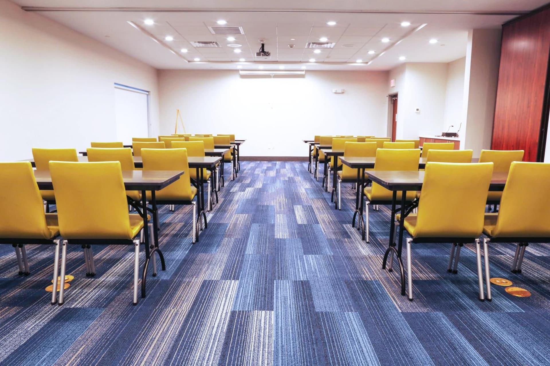 Holiday Inn Express & Suites - Houston IAH - Beltway 8 by IHG gallery photo in Houston, TX — image 63