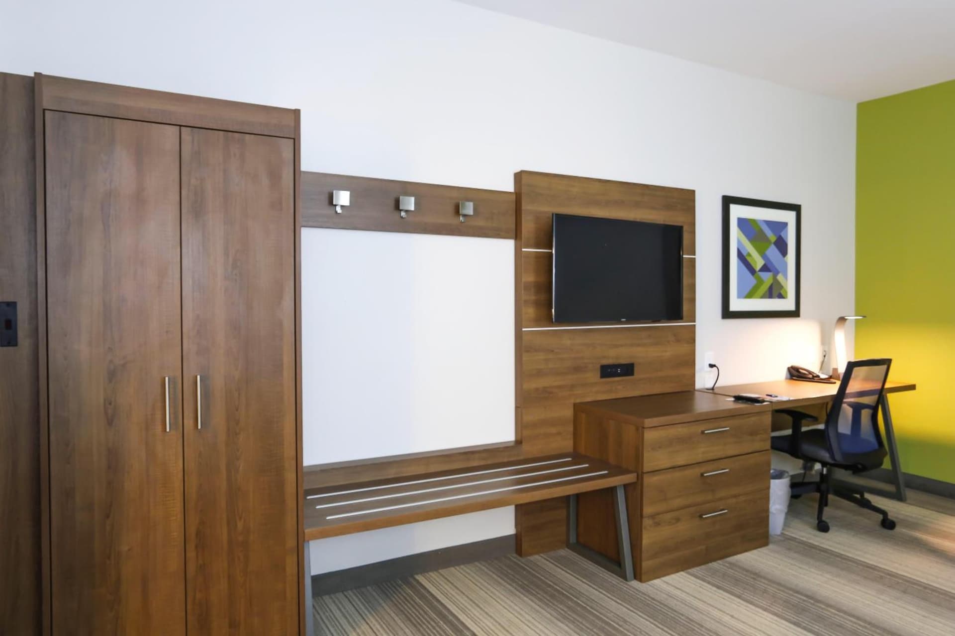 Holiday Inn Express & Suites - Houston IAH - Beltway 8 by IHG interior in Houston, TX — gallery photo 2