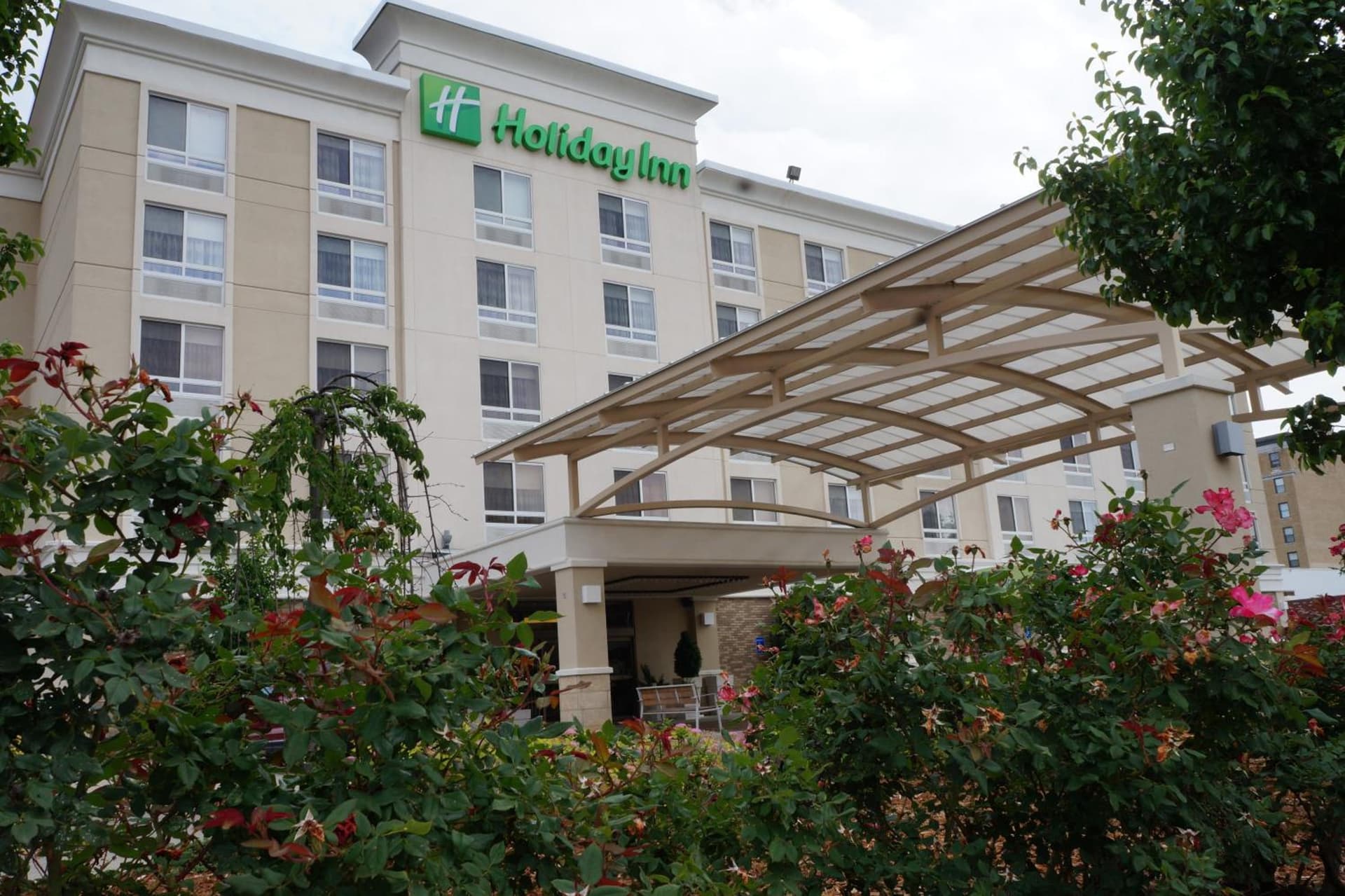 Holiday Inn Portsmouth Downtown by IHG featured exterior or lobby in Portsmouth, OH — similar hotel