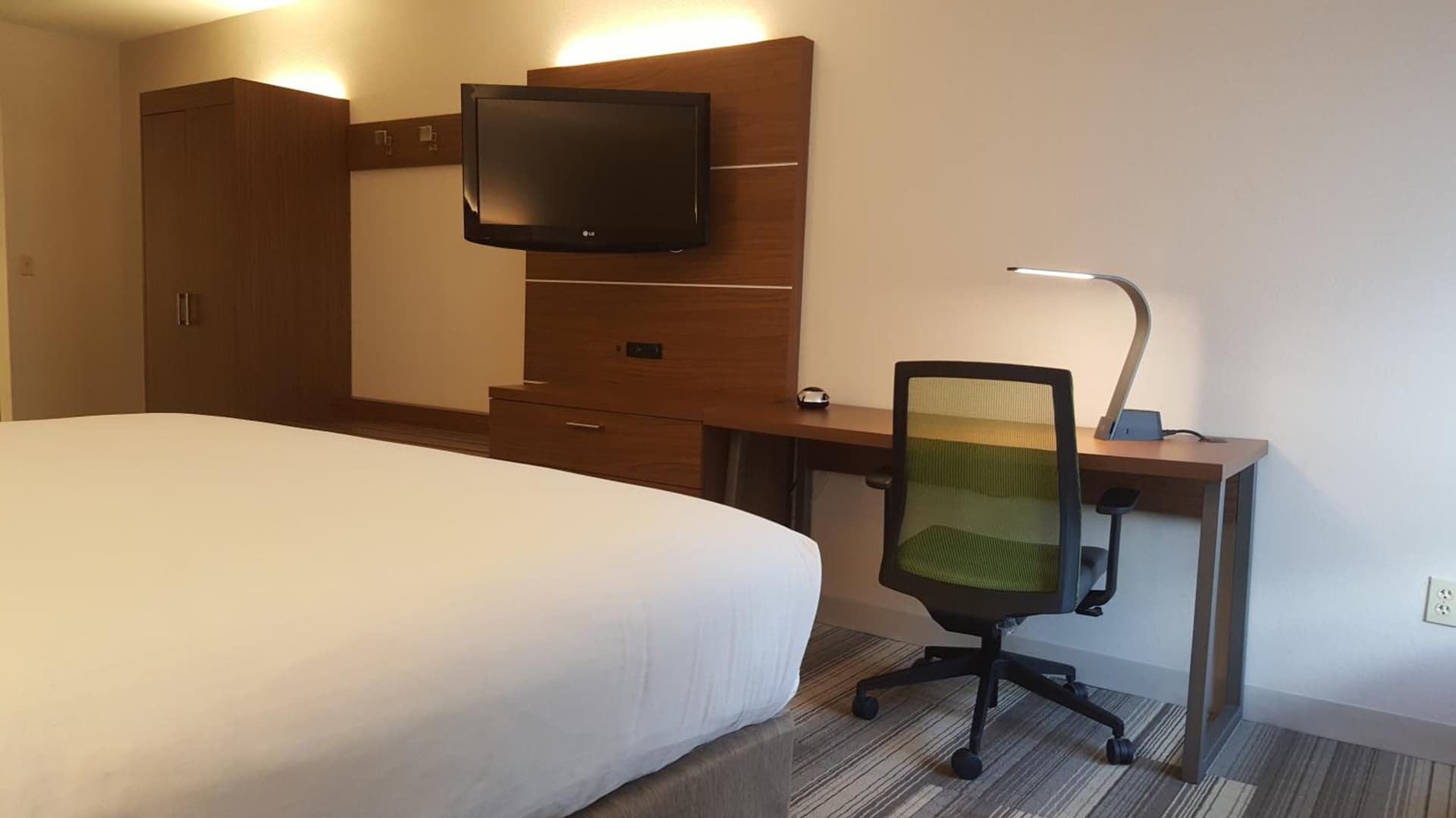 Holiday Inn Express Hotel & Suites Jacksonville-South by IHG gallery photo in Jacksonville, FL — image 22