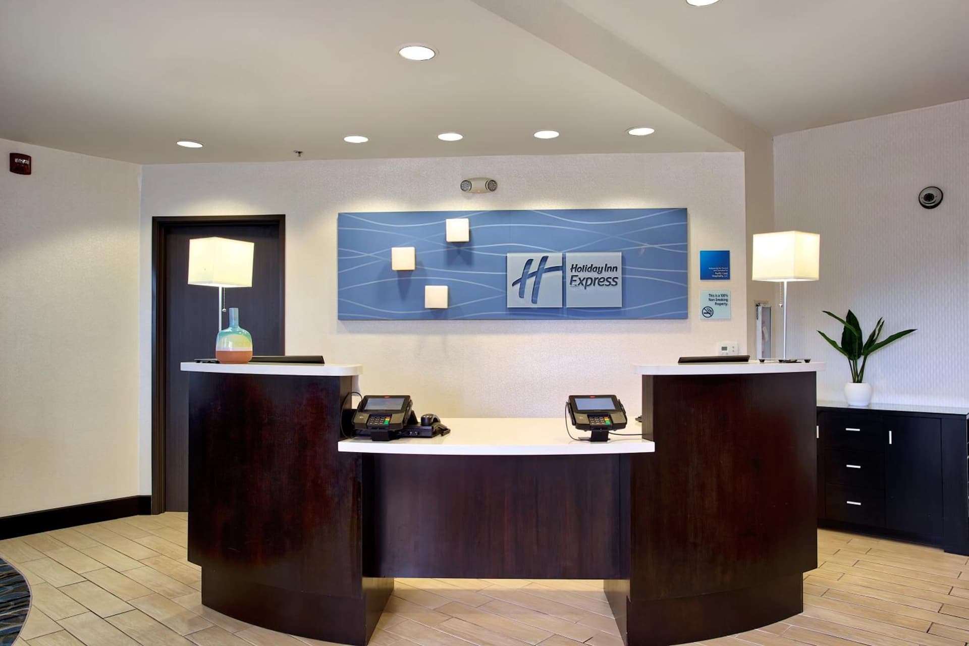 Hampton Inn by Hilton Costa Mesa Newport Beach gallery photo in Costa Mesa, CA — image 8