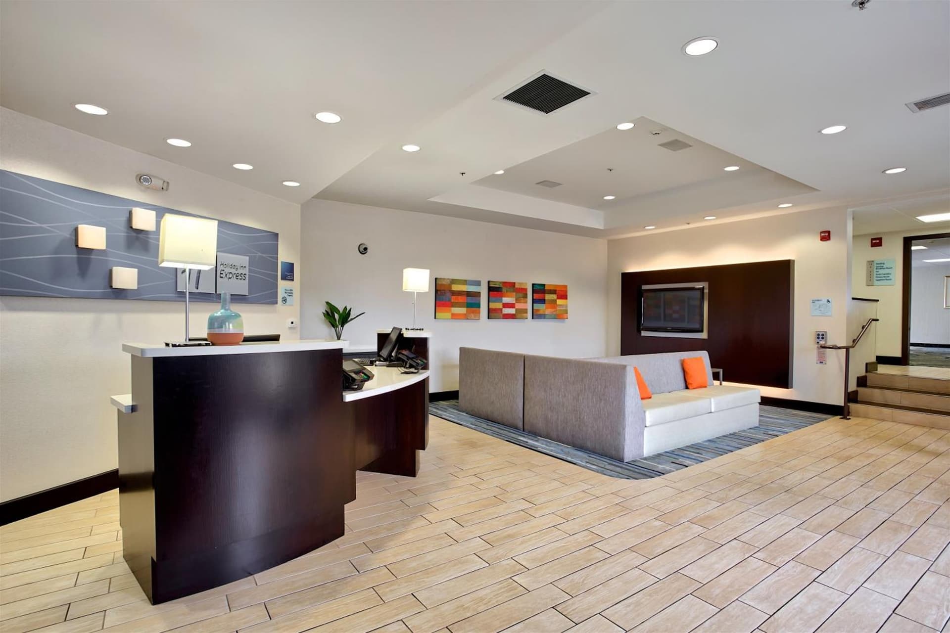Hampton Inn by Hilton Costa Mesa Newport Beach interior in Costa Mesa, CA — gallery photo 2