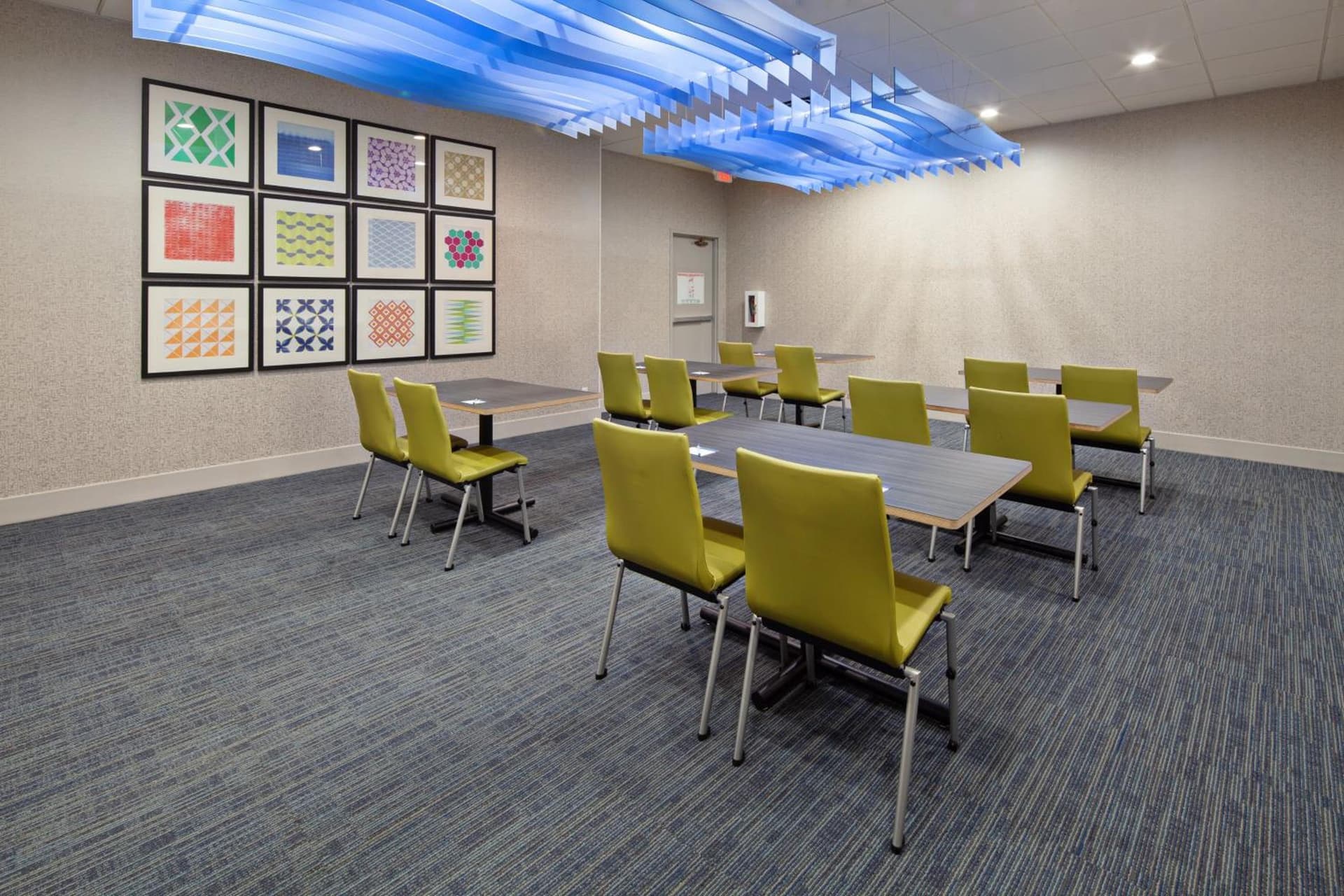 Holiday Inn Express Los Angeles LAX Airport by IHG gallery photo in Los Angeles, CA — image 23