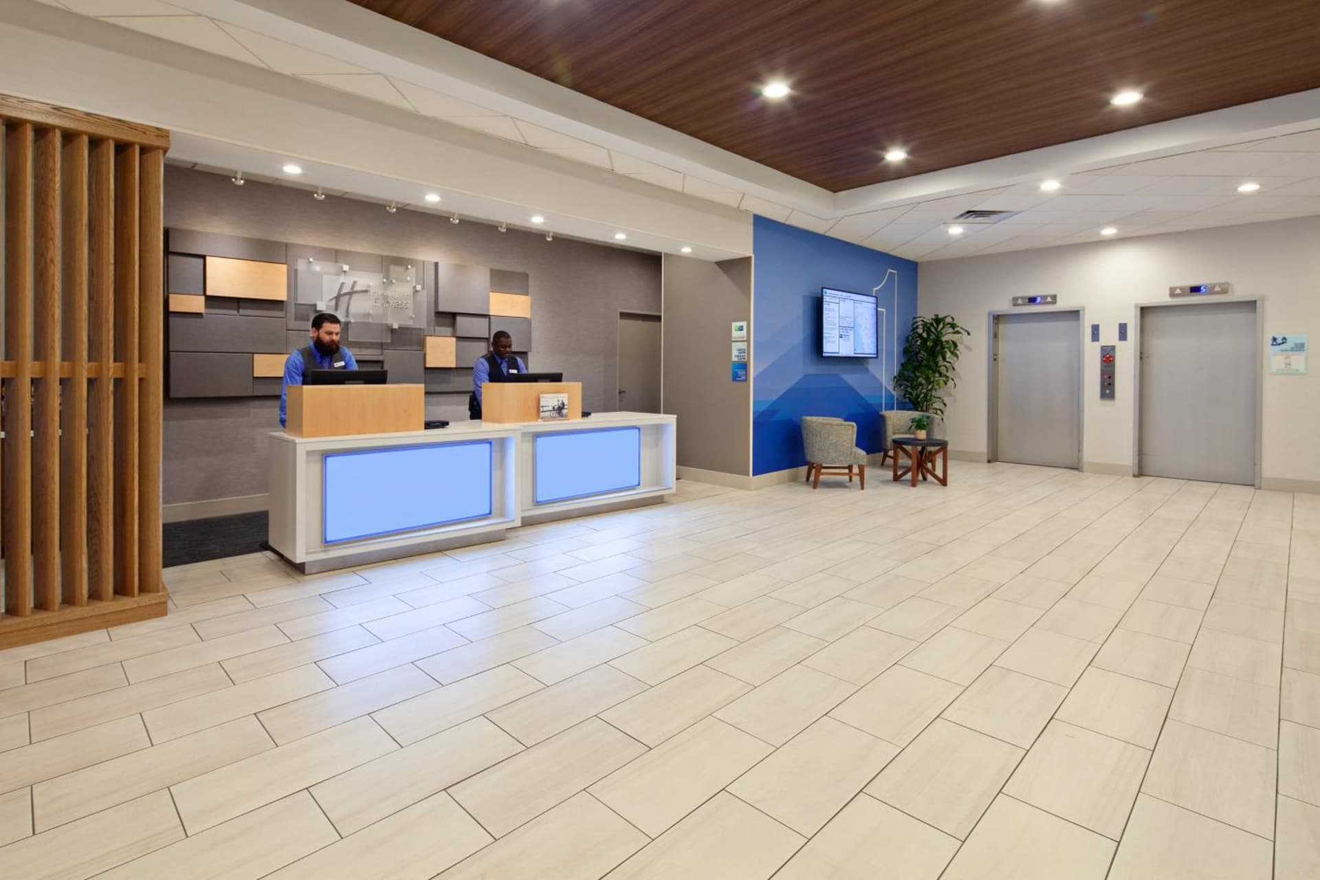 Holiday Inn Express Los Angeles LAX Airport by IHG gallery photo in Los Angeles, CA — image 40