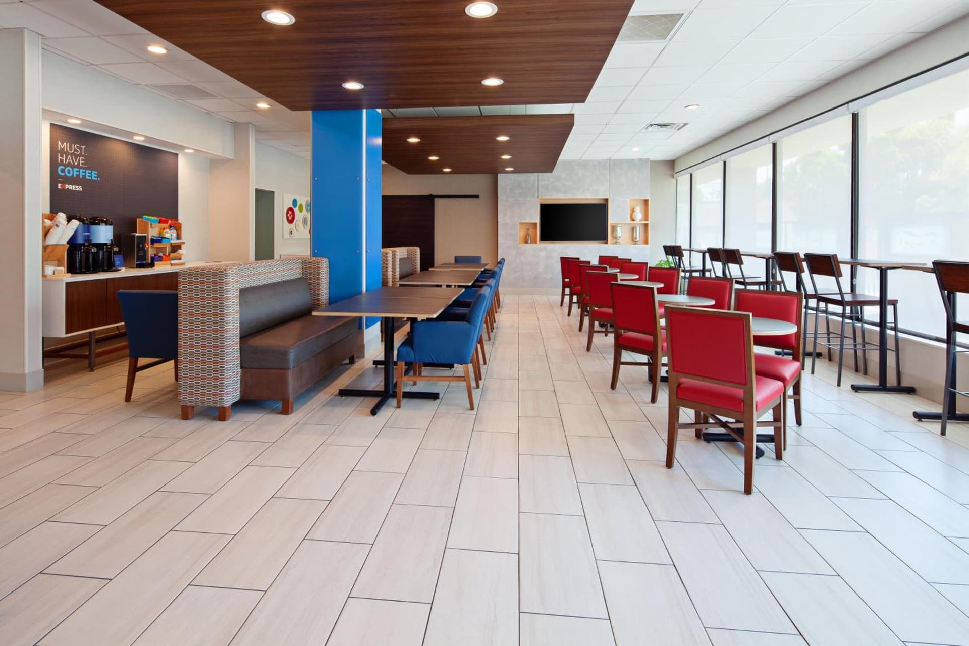 Holiday Inn Express Los Angeles LAX Airport by IHG gallery photo in Los Angeles, CA — image 24