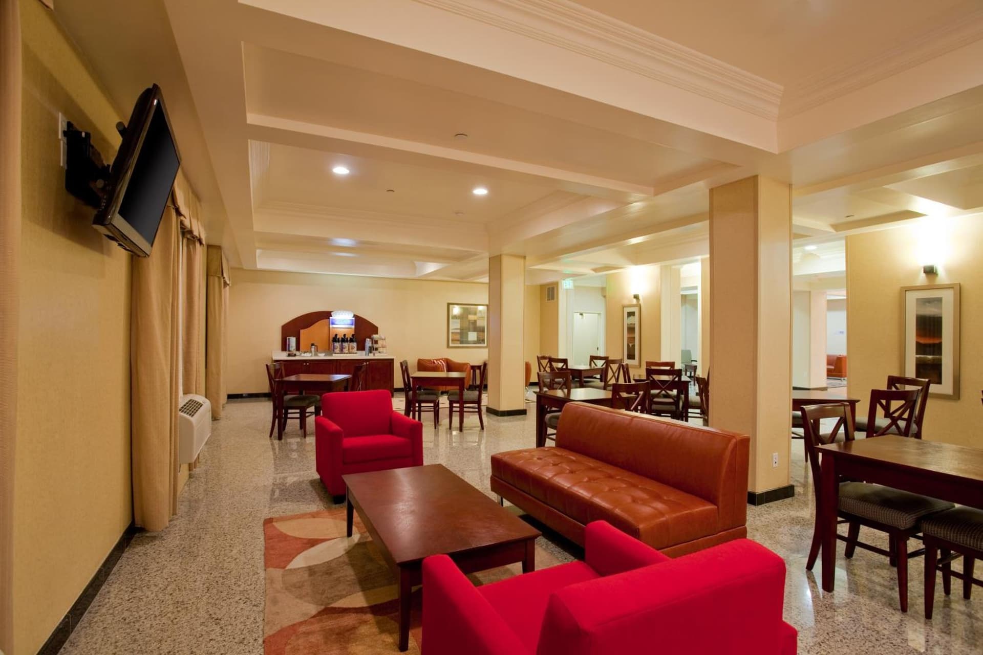 Holiday Inn Express Hotel & Suites Los Angeles Airport Hawthorne by IHG property views in Hawthorne, CA — gallery photo 3
