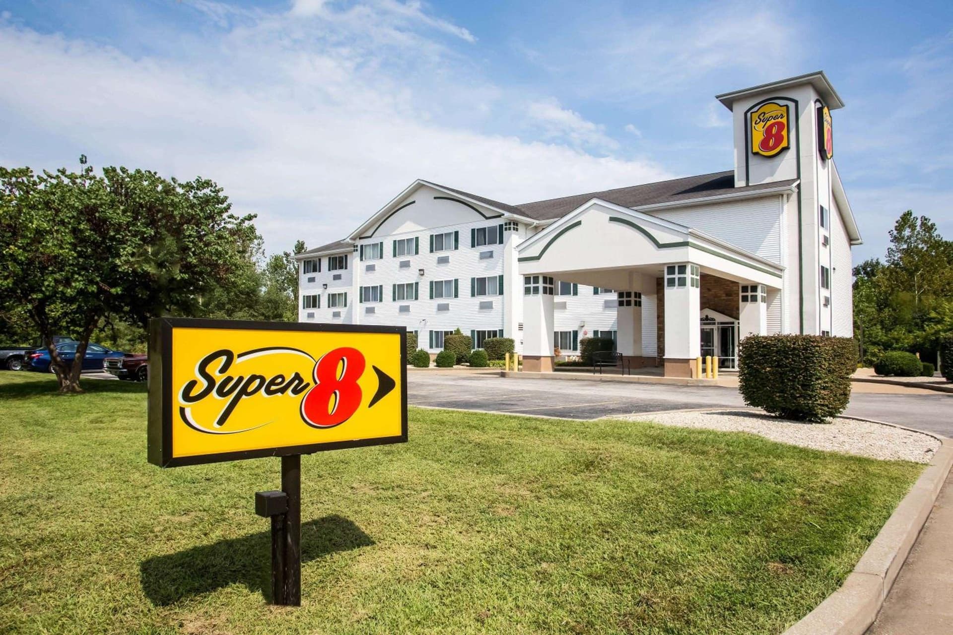 Super 8 by Wyndham Union featured exterior or lobby in Union, MO — similar hotel