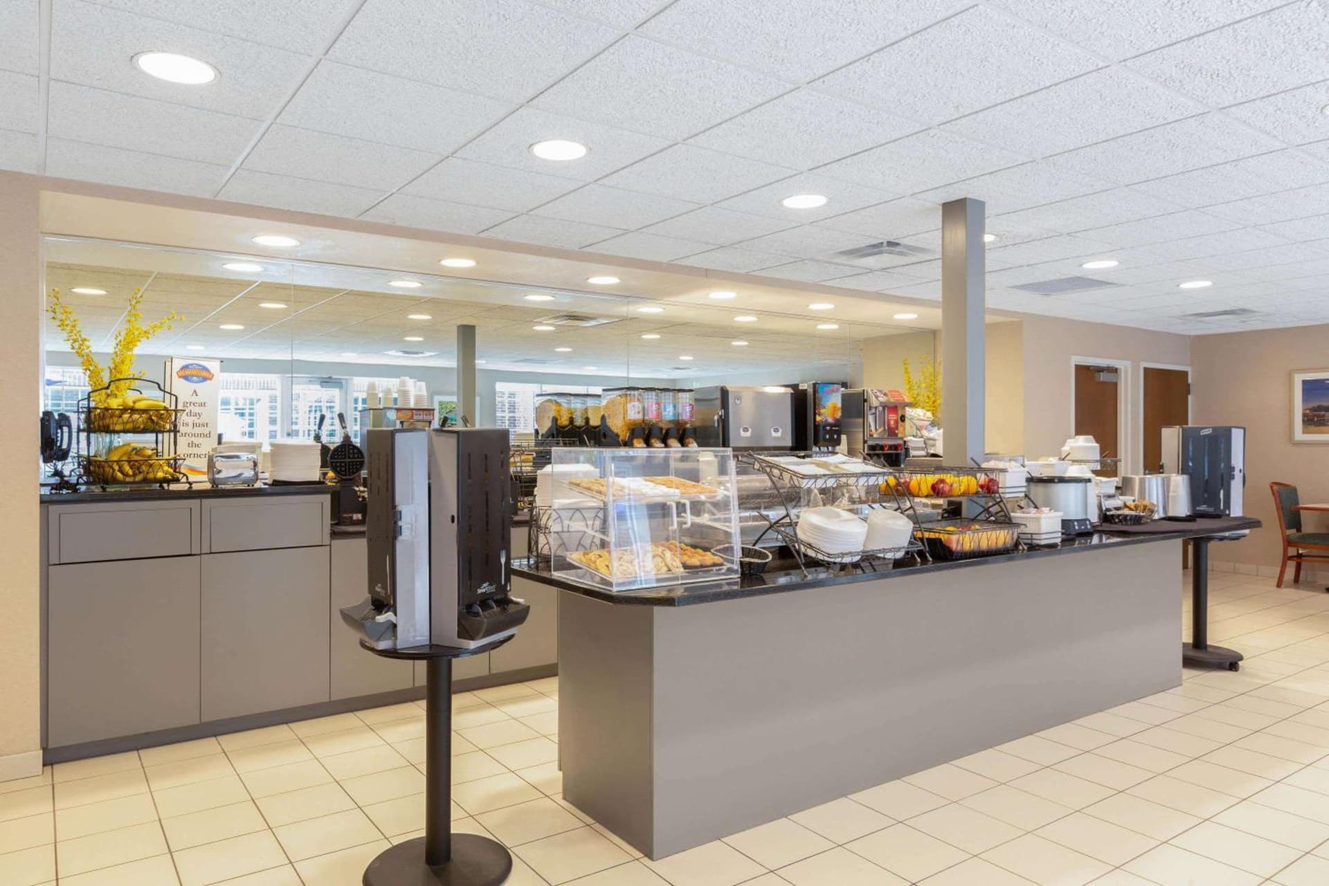 Baymont by Wyndham Des Moines Airport gallery photo in Des Moines, IA — image 58