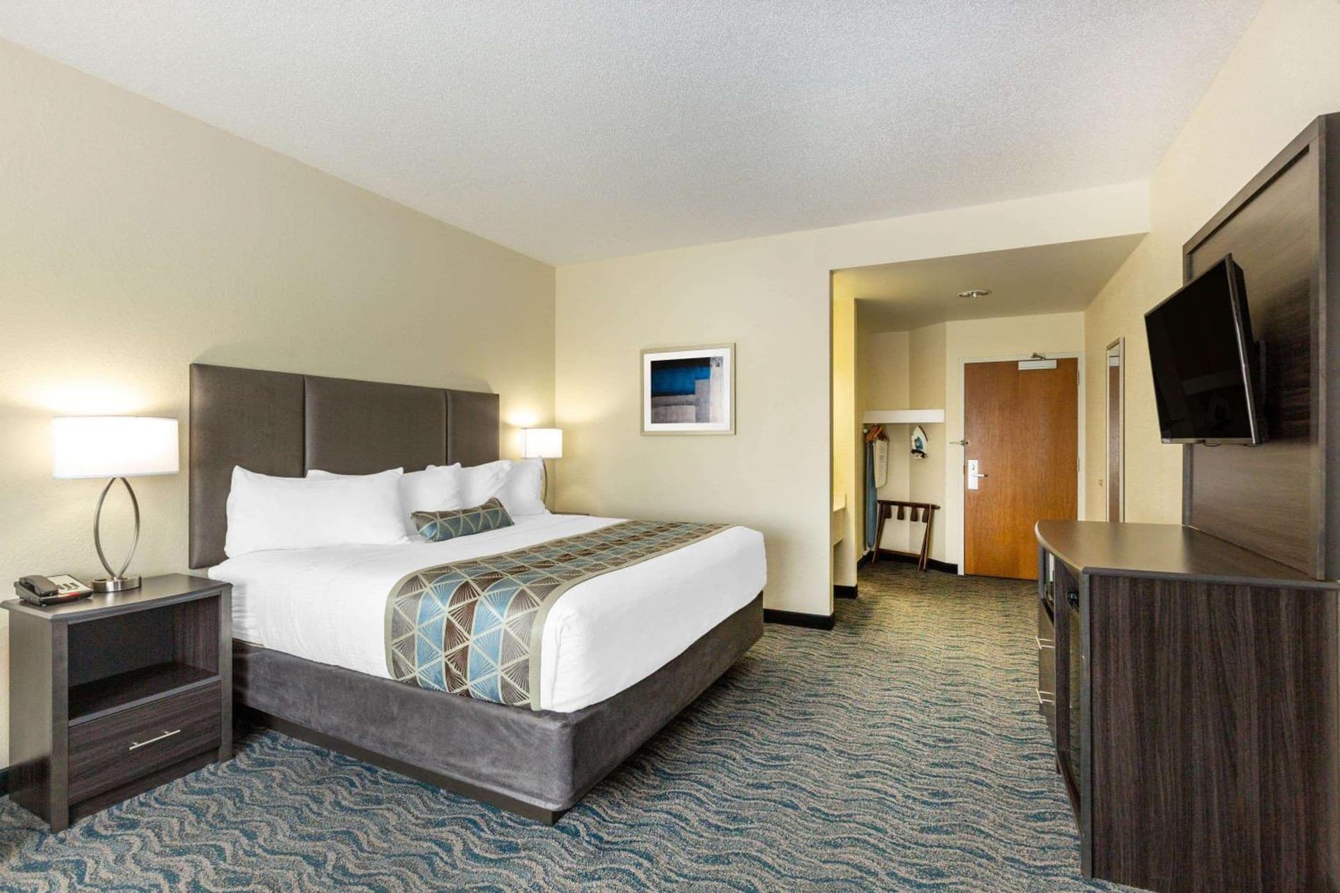 Baymont by Wyndham Des Moines Airport gallery photo in Des Moines, IA — image 45
