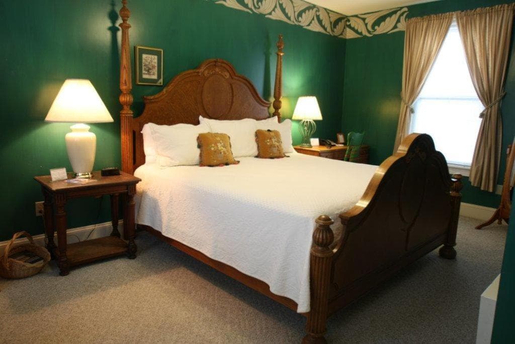 Admiral Fitzroy Inn gallery photo in Newport, RI — image 9