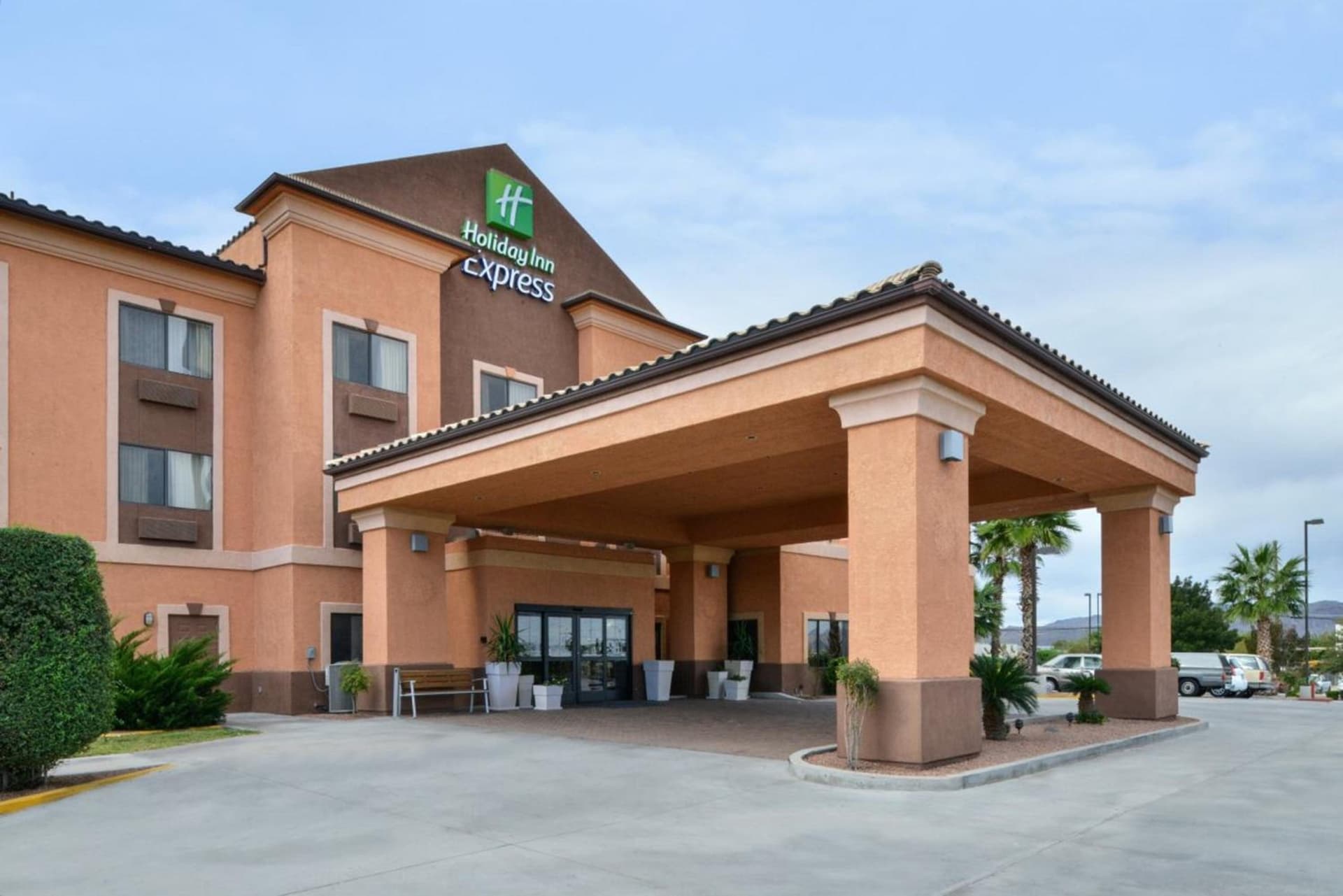 Holiday Inn Express Kingman by IHG property views in Kingman, AZ — gallery photo 3