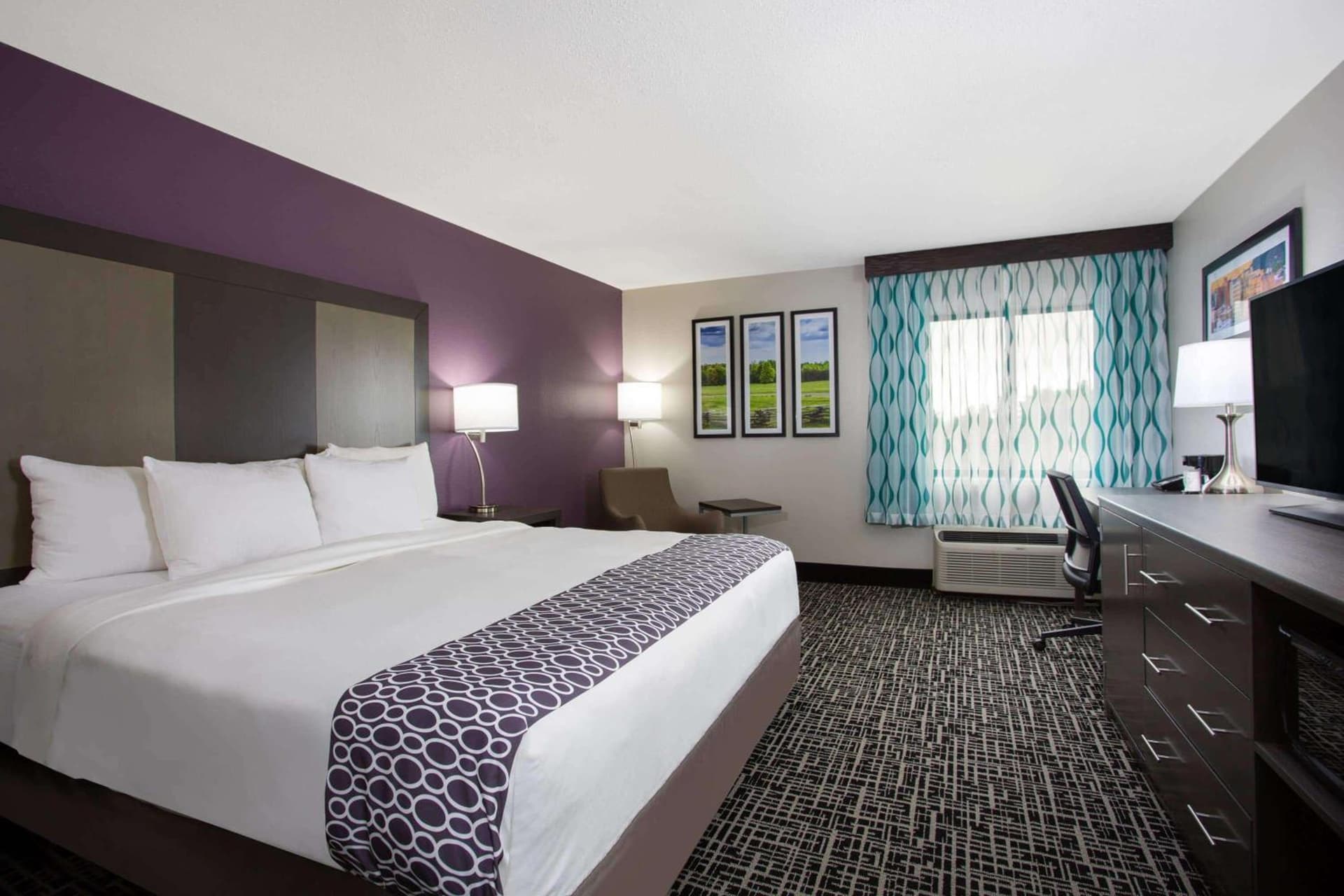 La Quinta Inn by Wyndham Roanoke Salem gallery photo in Salem, VA — image 15