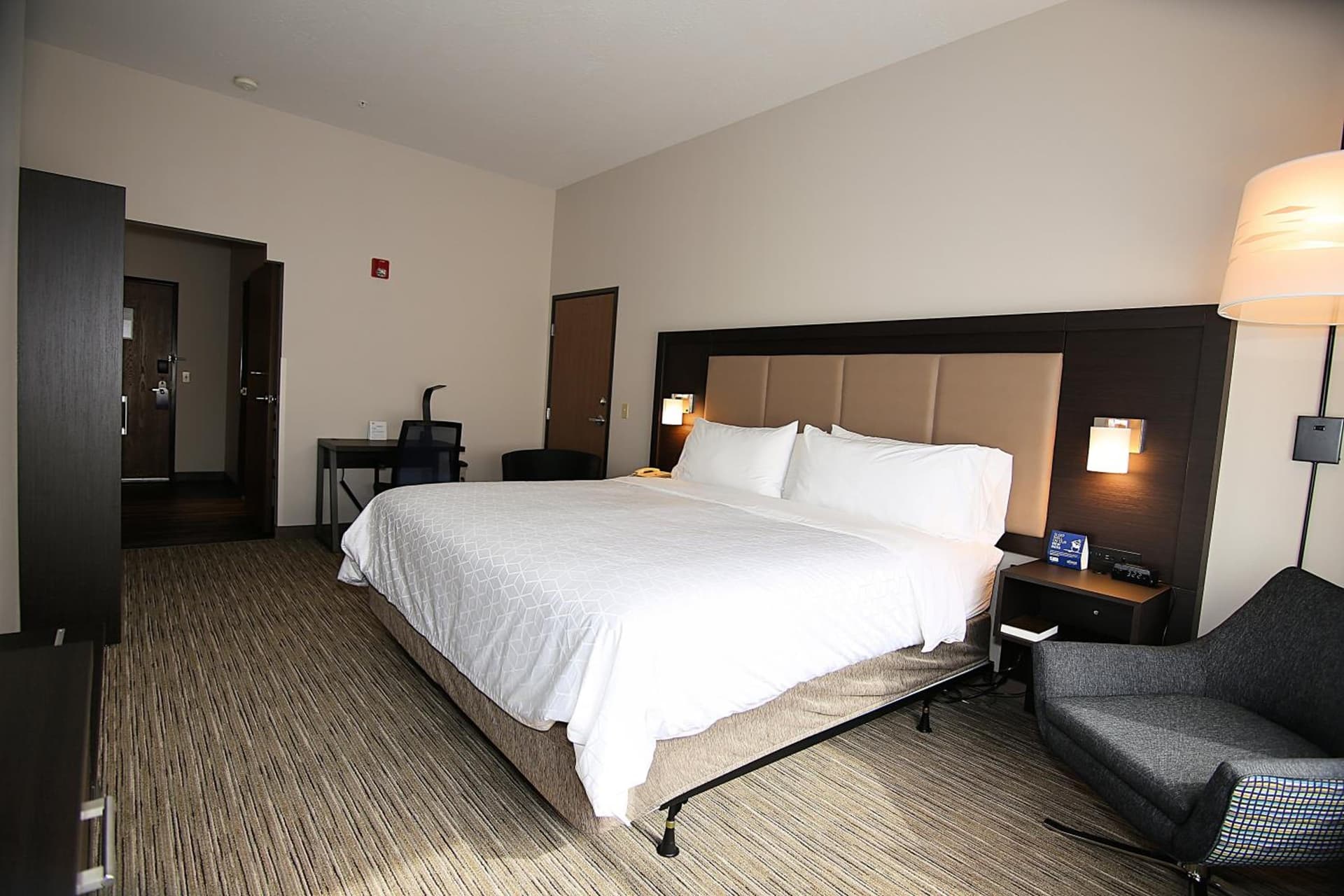 Holiday Inn Express Hotel & Suites Ashland by IHG gallery photo in Ashland, OR — image 18