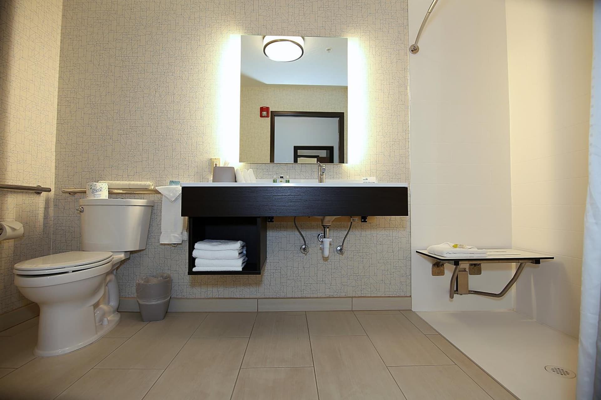 Holiday Inn Express Hotel & Suites Ashland by IHG gallery photo in Ashland, OR — image 23