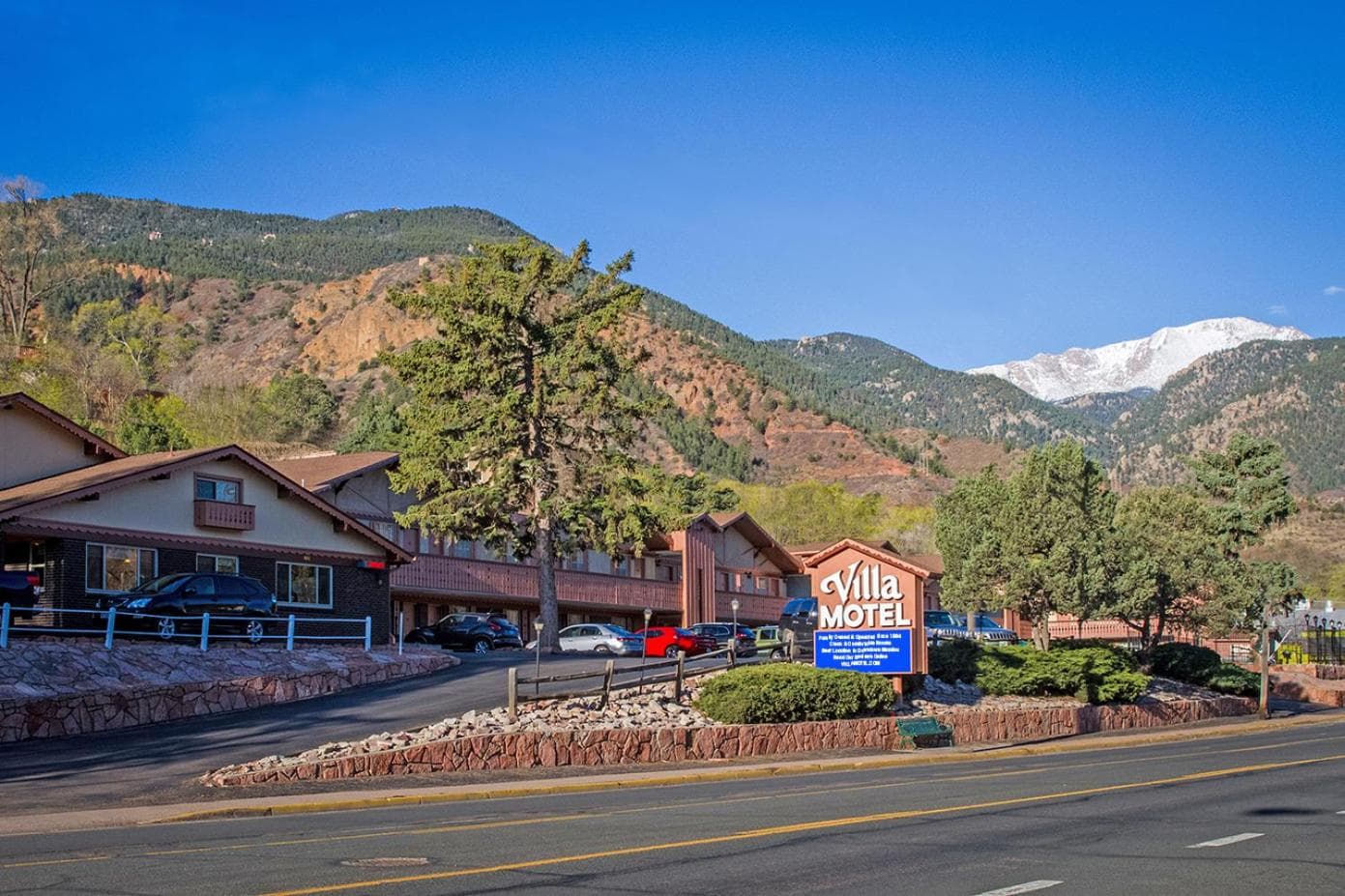 Villa Motel at Manitou Springs featured exterior or lobby in Manitou Springs, CO — similar hotel