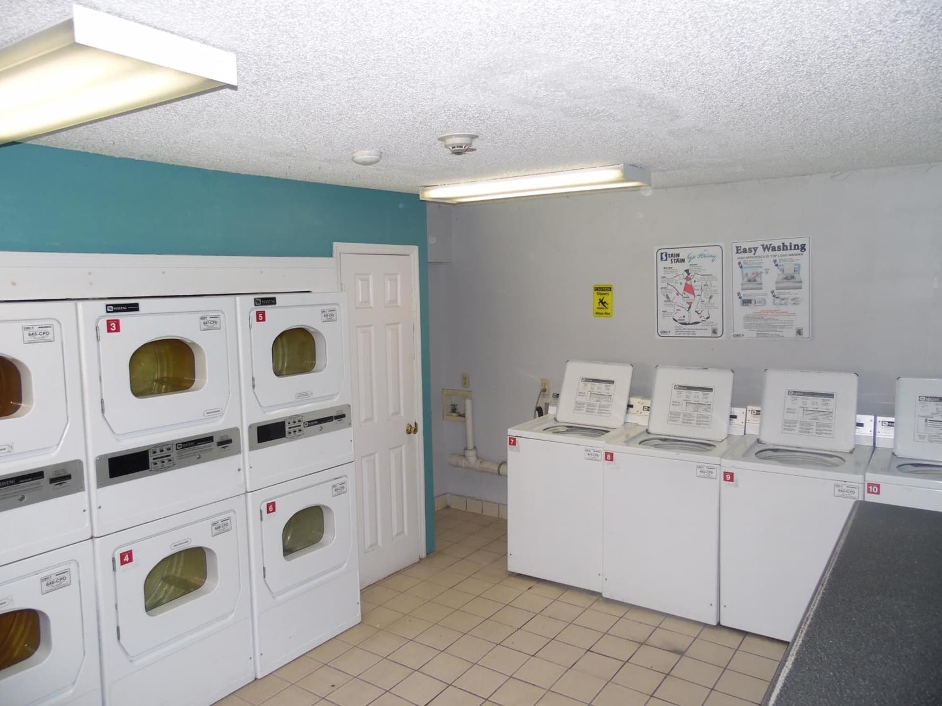 InTown Suites Extended Stay Valdosta GA interior in Valdosta, GA — gallery photo 2